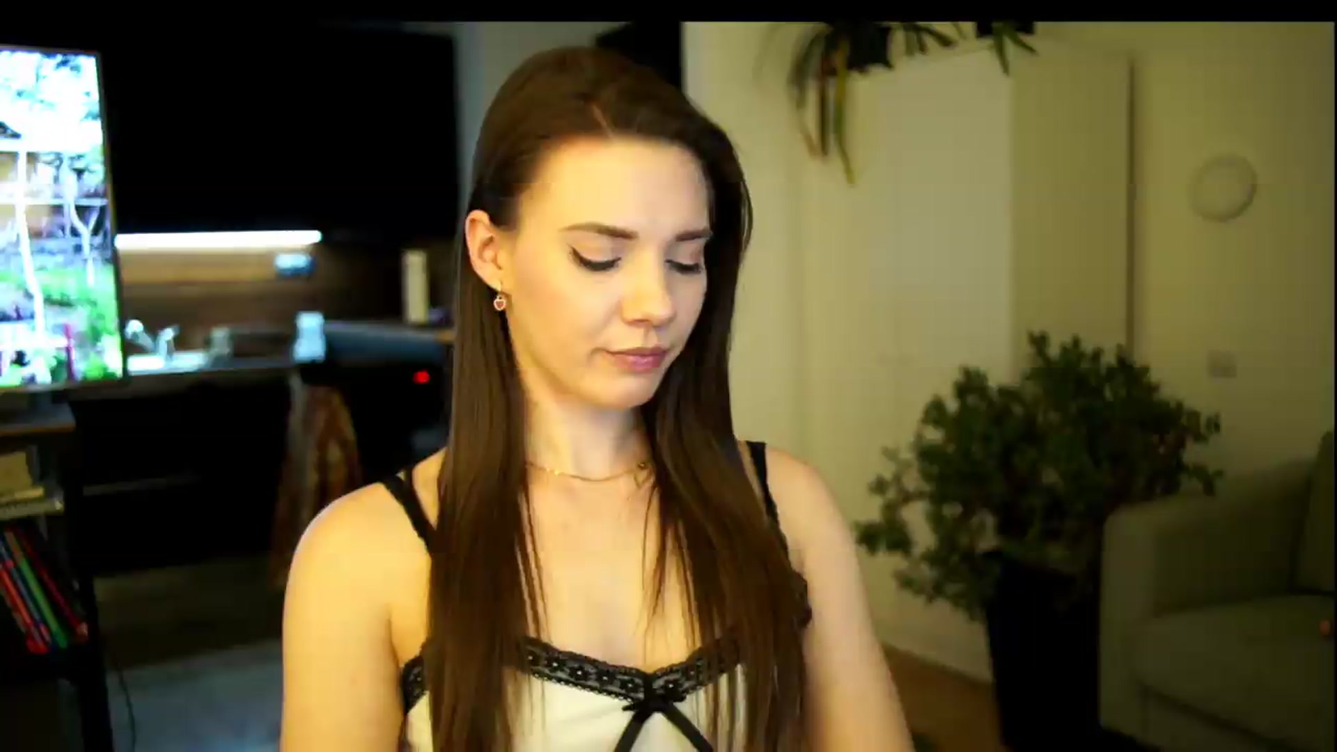 Gallery image thumbnail from AppleofYourEye's myfreecams stream on, 07/10/2026, 23:03 image 5 of 20