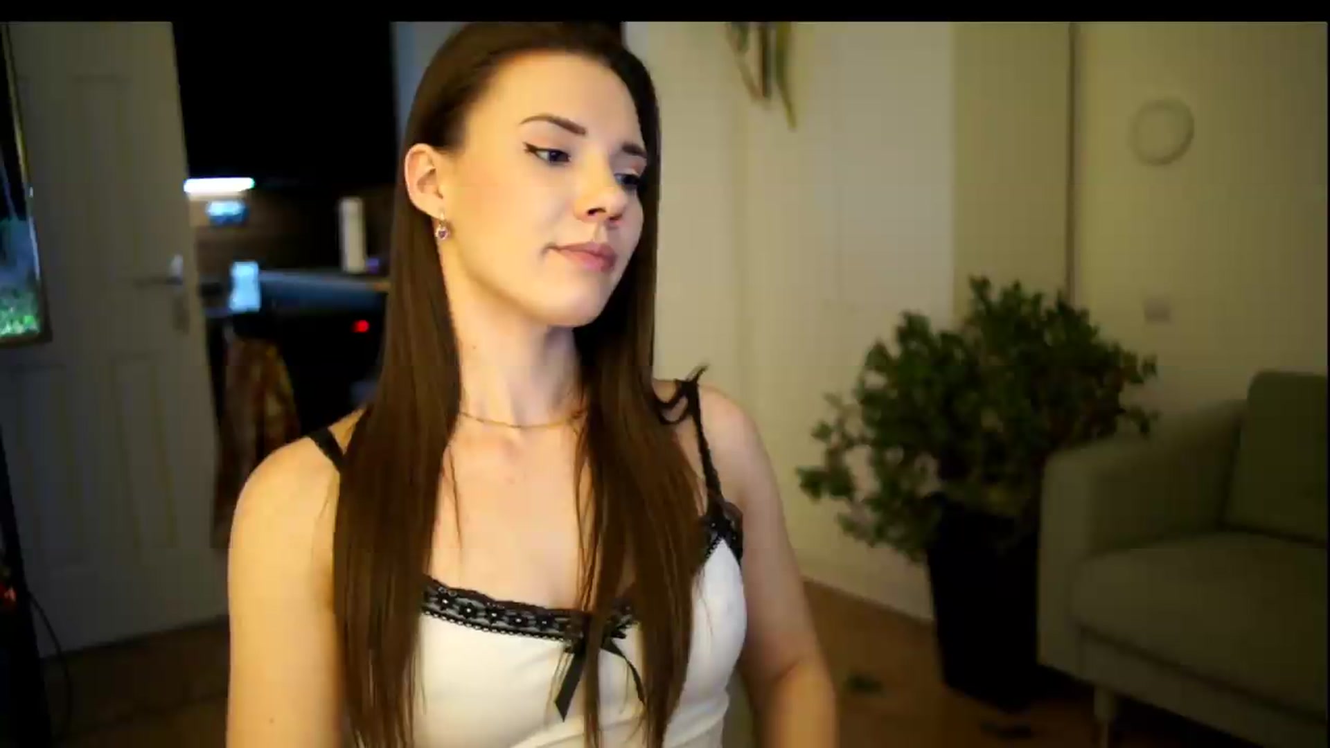 Gallery image thumbnail from AppleofYourEye's myfreecams stream on, 07/10/2026, 23:03 image 8 of 20