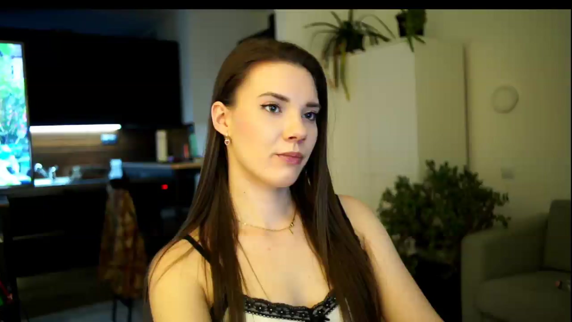 Gallery image thumbnail from AppleofYourEye's myfreecams stream on, 07/10/2026, 23:03 image 1 of 20