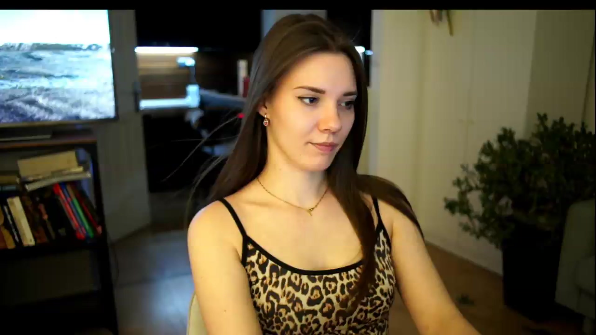 Gallery image thumbnail from AppleofYourEye's myfreecams stream on, 07/11/2026, 20:49 image 1 of 20