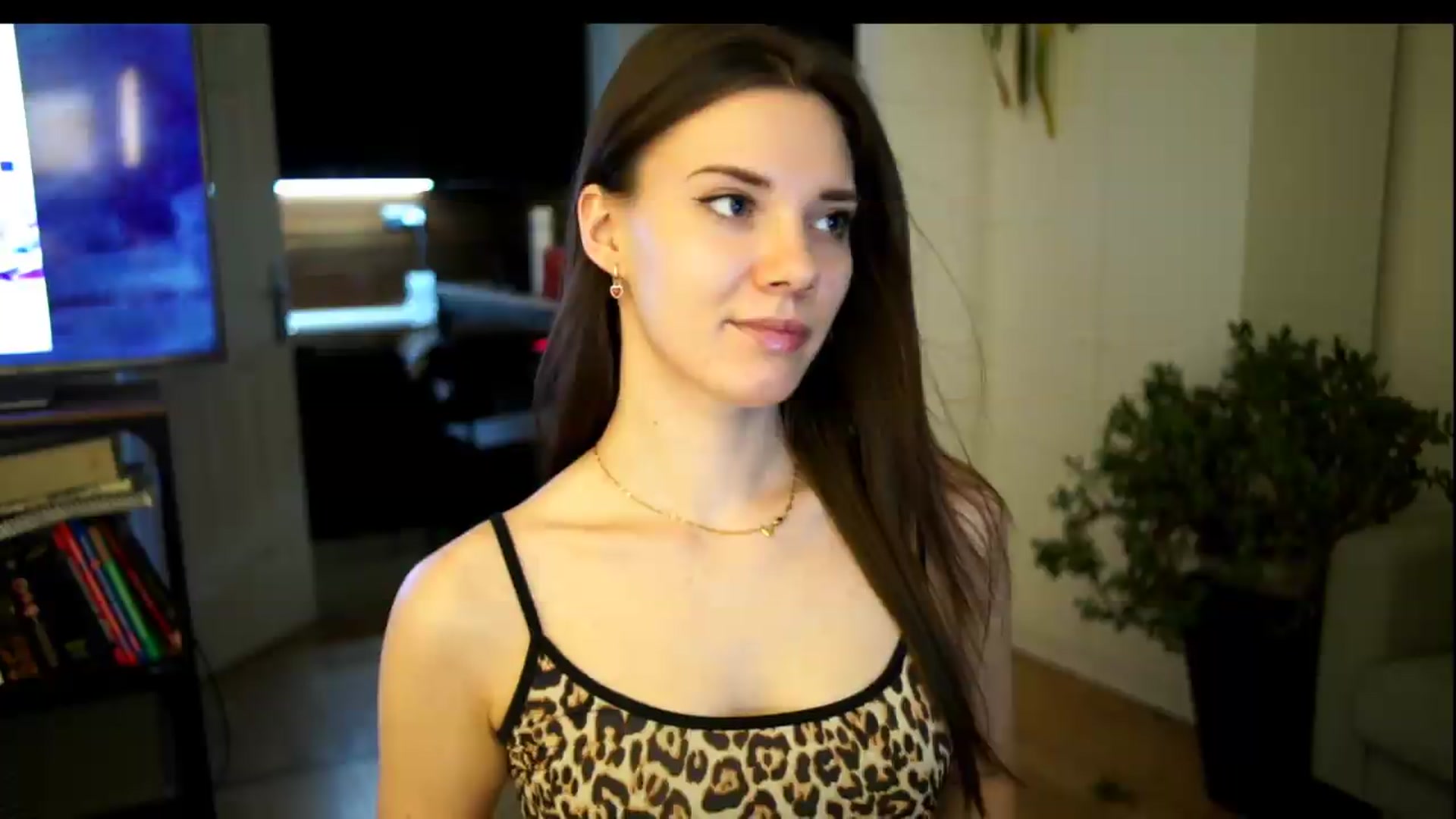 Gallery image thumbnail from AppleofYourEye's myfreecams stream on, 07/11/2026, 20:49 image 18 of 20