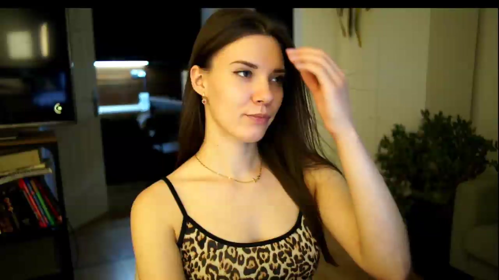 Gallery image thumbnail from AppleofYourEye's myfreecams stream on, 07/11/2026, 20:49 image 17 of 20