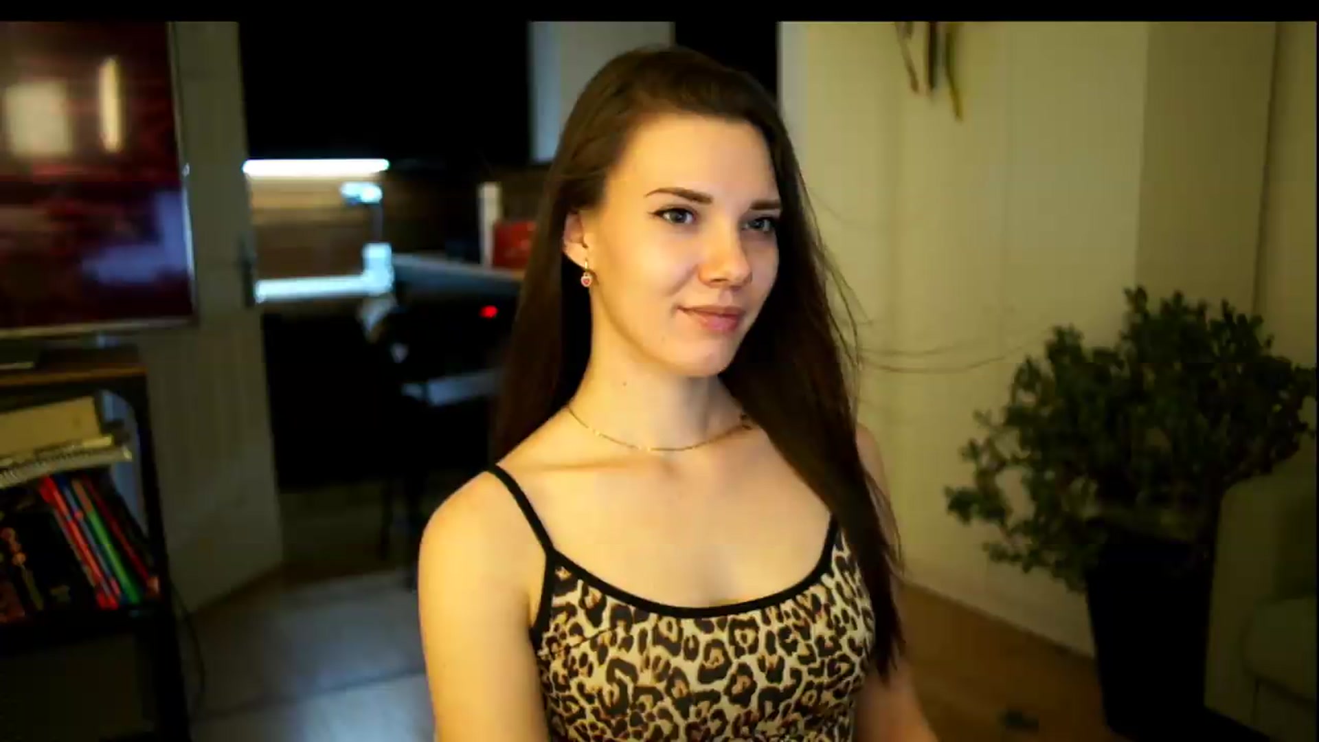 Gallery image thumbnail from AppleofYourEye's myfreecams stream on, 07/11/2026, 22:39 image 14 of 20
