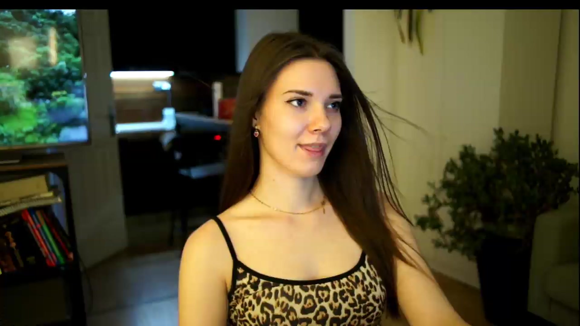 Gallery image thumbnail from AppleofYourEye's myfreecams stream on, 07/11/2026, 22:39 image 4 of 20