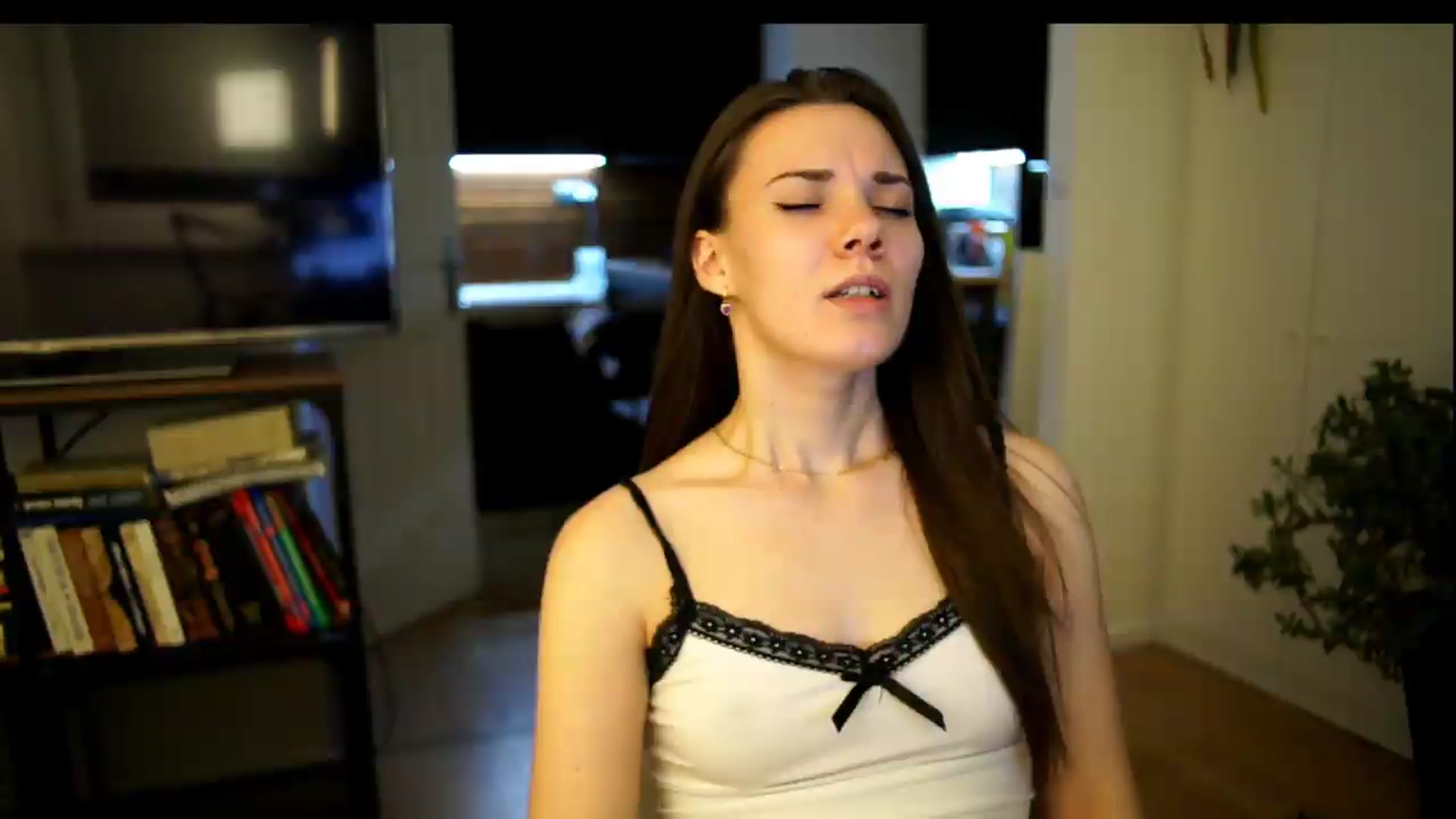 Gallery image thumbnail from AppleofYourEye's myfreecams stream on, 07/11/2026, 23:56 image 14 of 20