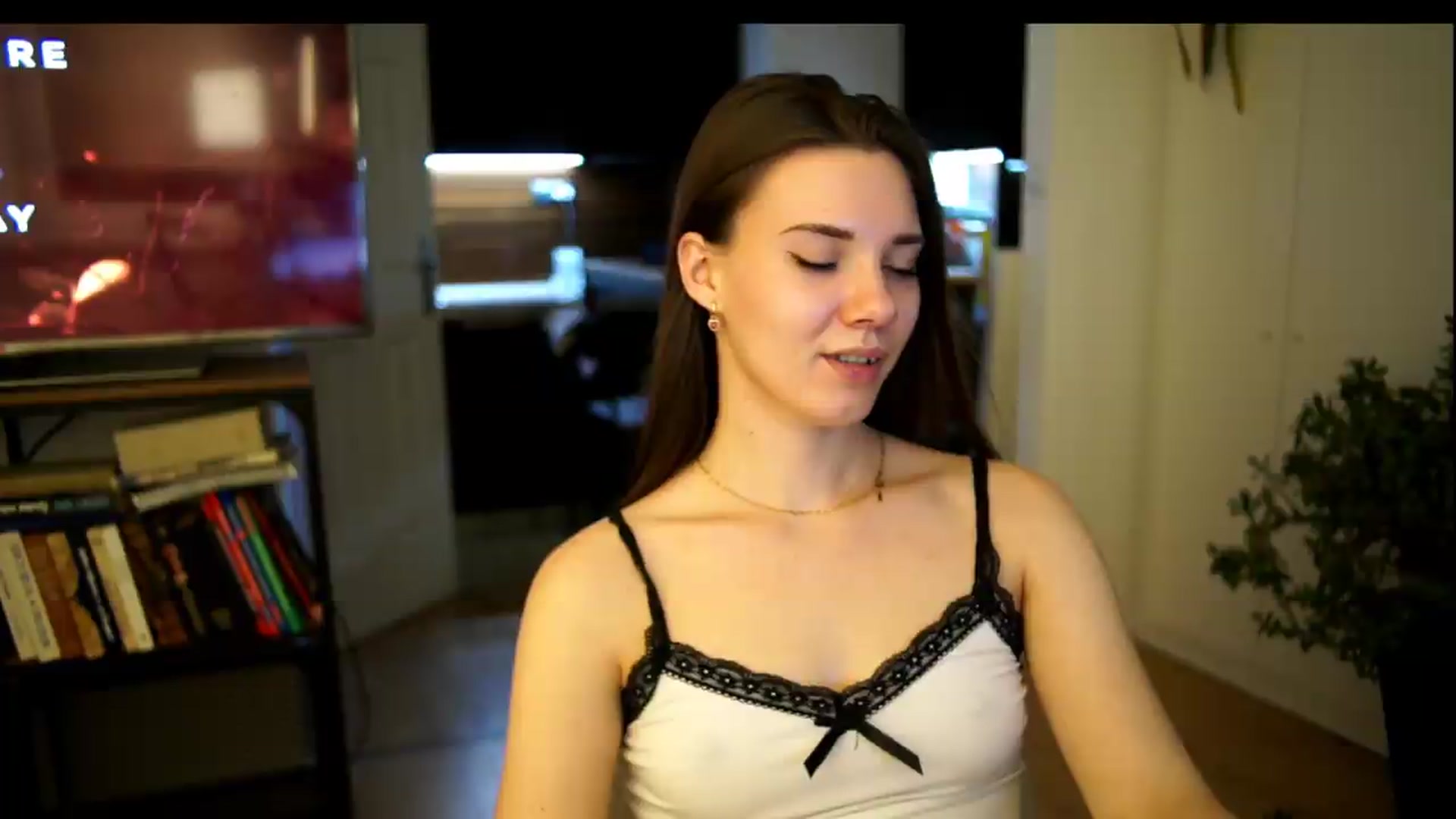 Gallery image thumbnail from AppleofYourEye's myfreecams stream on, 07/11/2026, 23:56 image 11 of 20