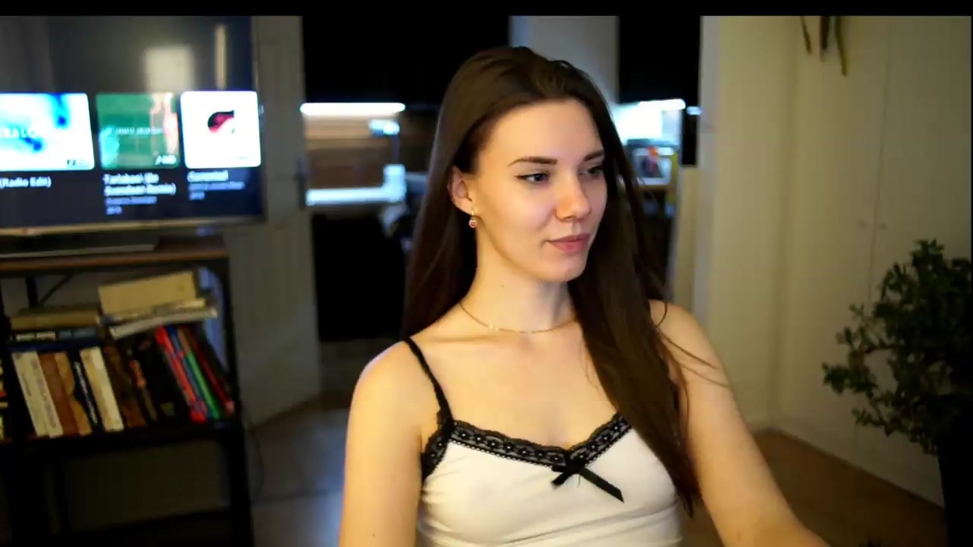 Gallery image thumbnail from AppleofYourEye's myfreecams stream on, 07/11/2026, 23:56 image 15 of 20
