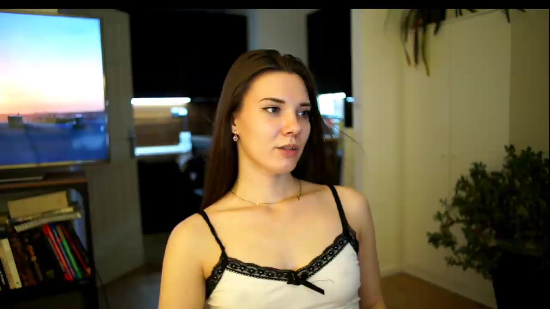 Gallery image thumbnail from AppleofYourEye's myfreecams stream on, 07/11/2026, 23:56 image 6 of 20