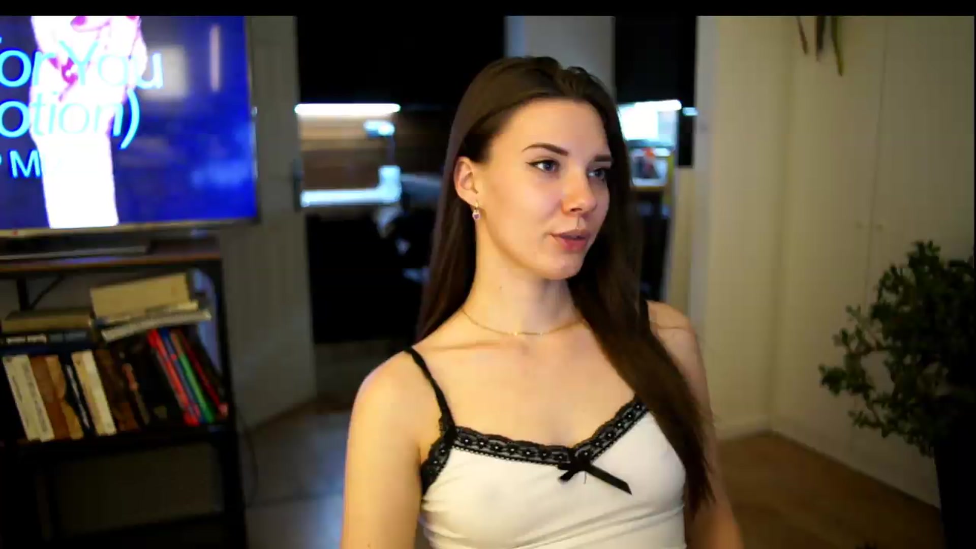 Gallery image thumbnail from AppleofYourEye's myfreecams stream on, 07/11/2026, 23:56 image 12 of 20