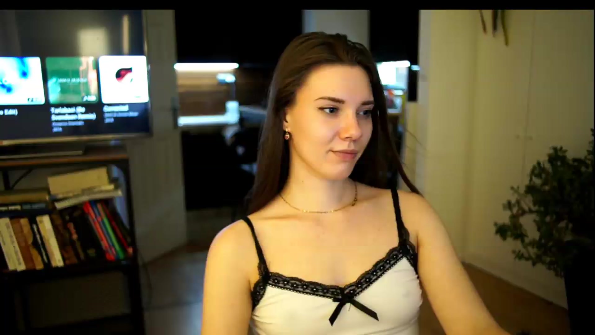 Gallery image thumbnail from AppleofYourEye's myfreecams stream on, 07/11/2026, 23:56 image 19 of 20