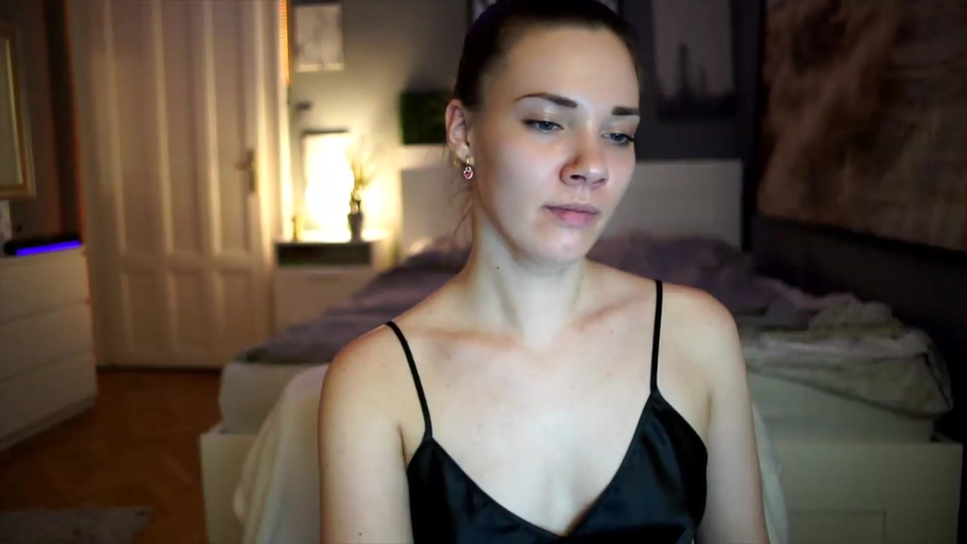 Gallery image thumbnail from AppleofYourEye's myfreecams stream on, 07/28/2026, 06:53 image 16 of 20
