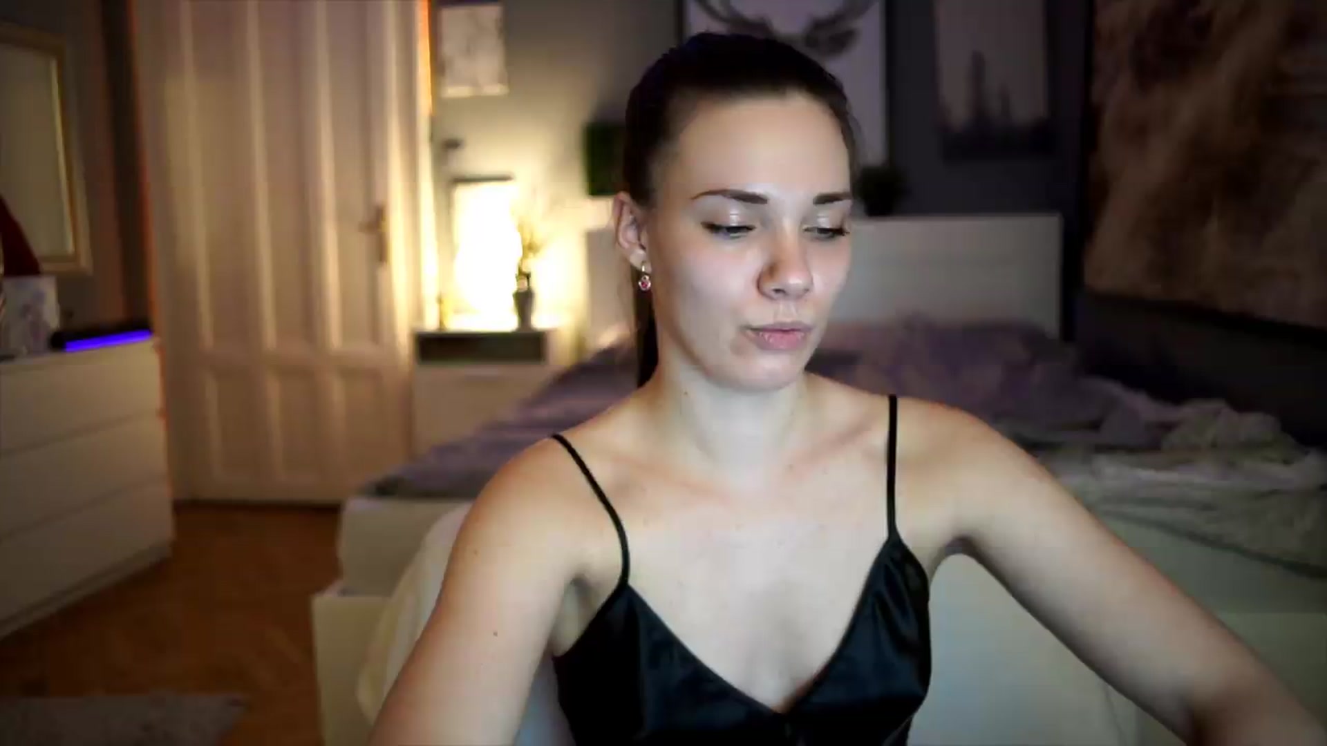 Gallery image thumbnail from AppleofYourEye's myfreecams stream on, 07/28/2026, 06:53 image 19 of 20