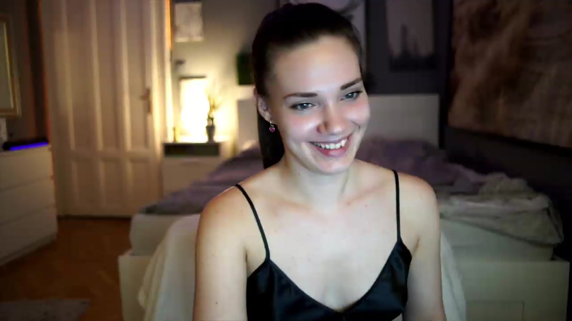 Gallery image thumbnail from AppleofYourEye's myfreecams stream on, 07/28/2026, 06:53 image 8 of 20