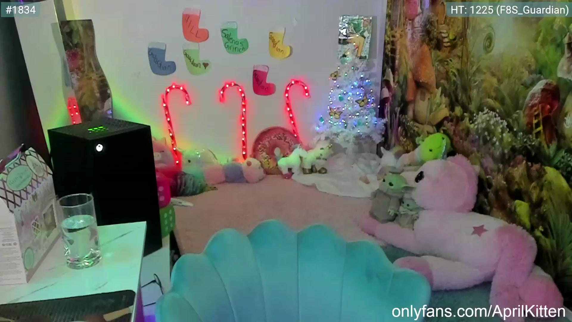 Gallery image thumbnail from April's myfreecams stream on, 12/11/2022, 07:31 image 17 of 20