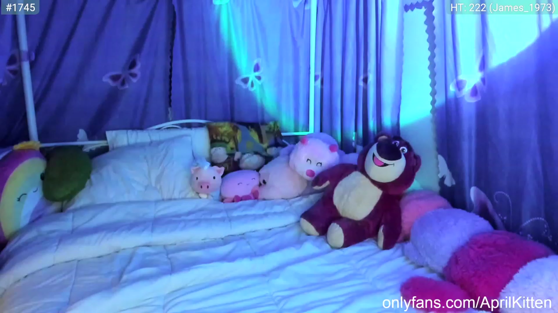 Gallery image thumbnail from April's myfreecams stream on, 01/01/2023, 05:47 image 12 of 20