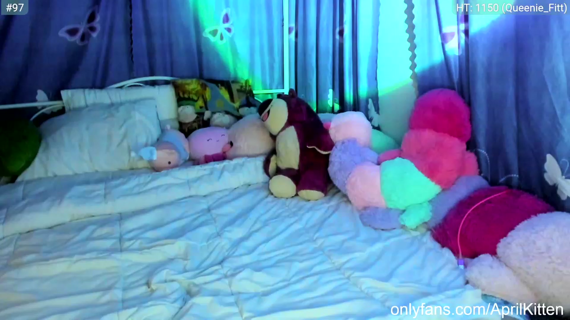 Gallery image thumbnail from April's myfreecams stream on, 01/01/2023, 09:03 image 11 of 20