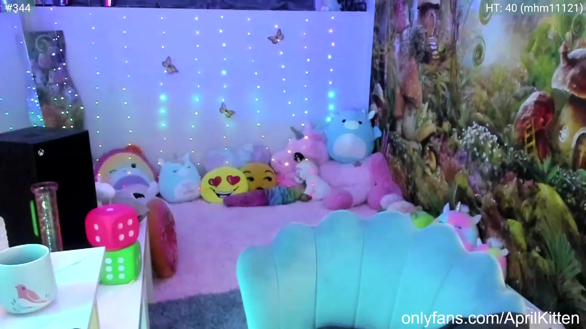 Gallery image thumbnail from April's myfreecams stream on, 01/04/2023, 06:04 image 11 of 20
