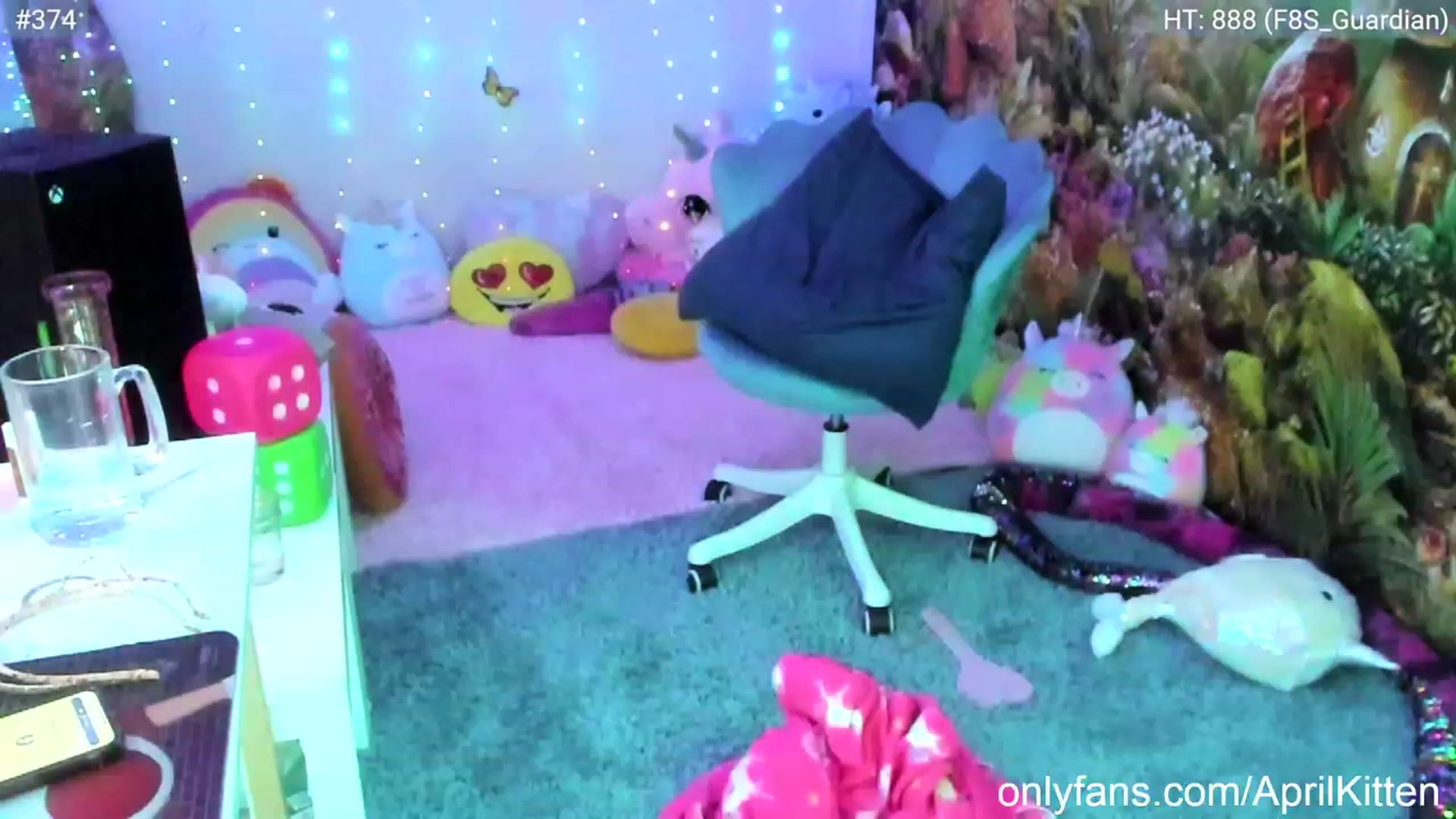 Gallery image thumbnail from April's myfreecams stream on, 01/05/2023, 08:01 image 13 of 20