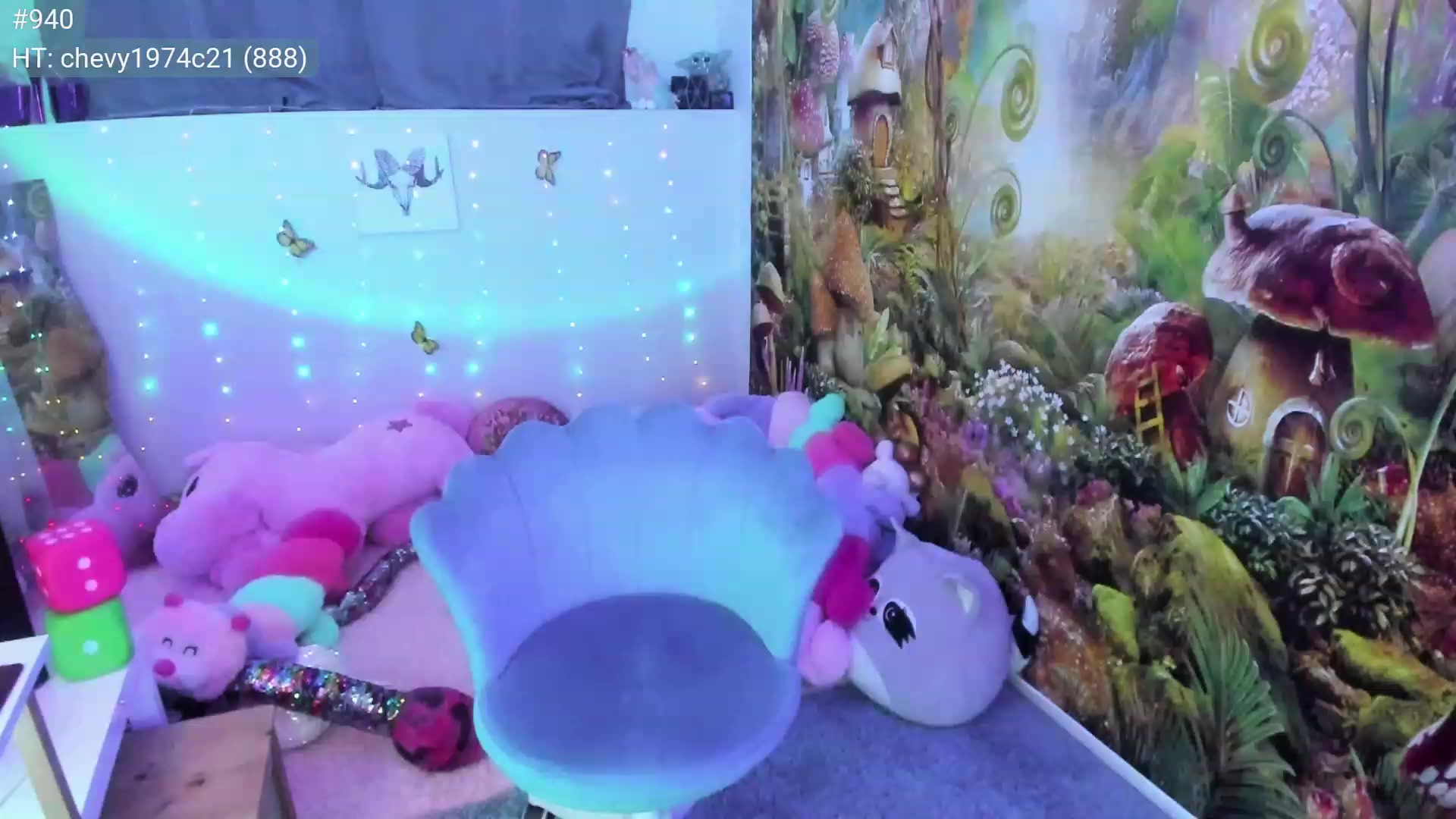 Gallery image thumbnail from April's myfreecams stream on, 03/28/2023, 06:49 image 5 of 20