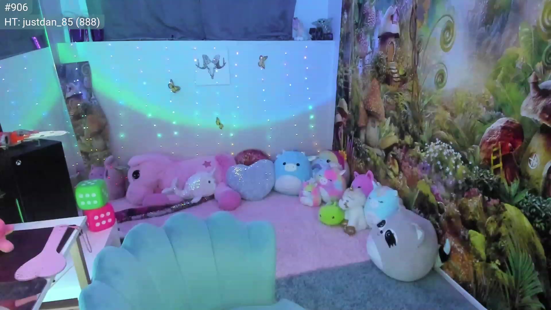 Gallery image thumbnail from April's myfreecams stream on, 03/29/2023, 05:26 image 9 of 20