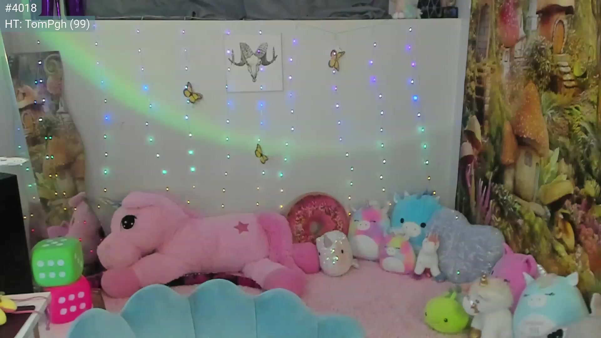 Gallery image thumbnail from April's myfreecams stream on, 04/03/2023, 04:21 image 7 of 20