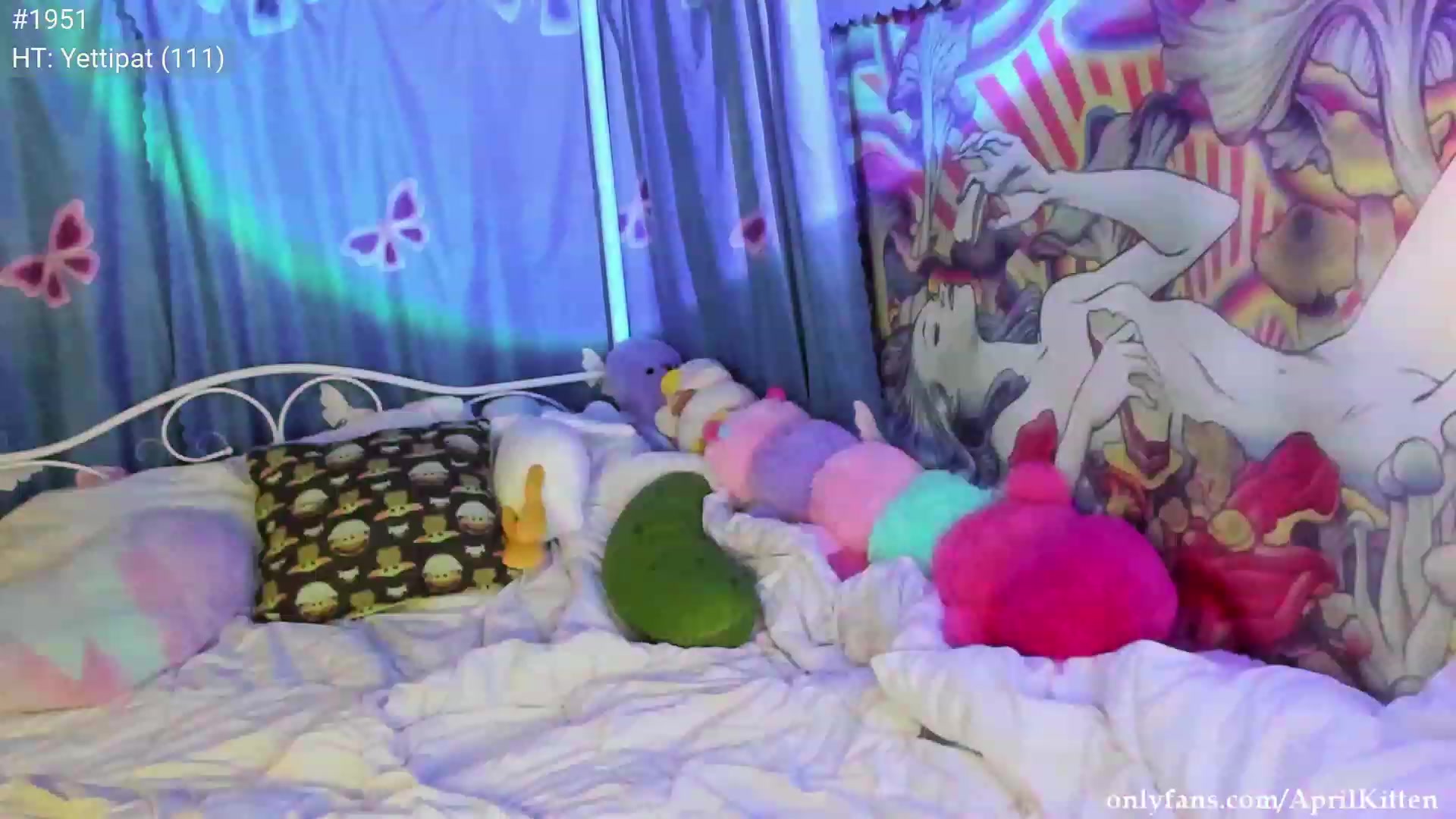 Gallery image thumbnail from April's myfreecams stream on, 05/31/2023, 03:00 image 11 of 20