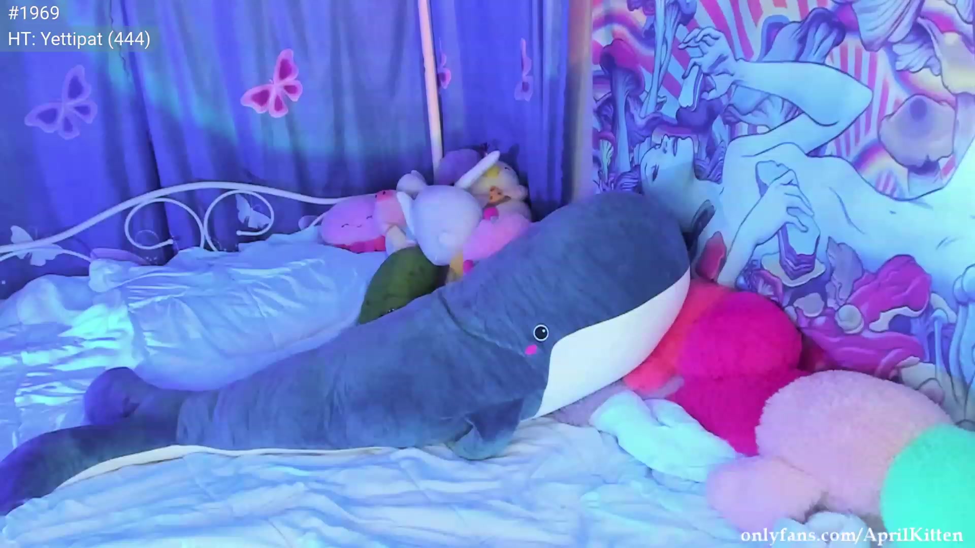 Gallery image thumbnail from April's myfreecams stream on, 06/10/2023, 04:18 image 1 of 20