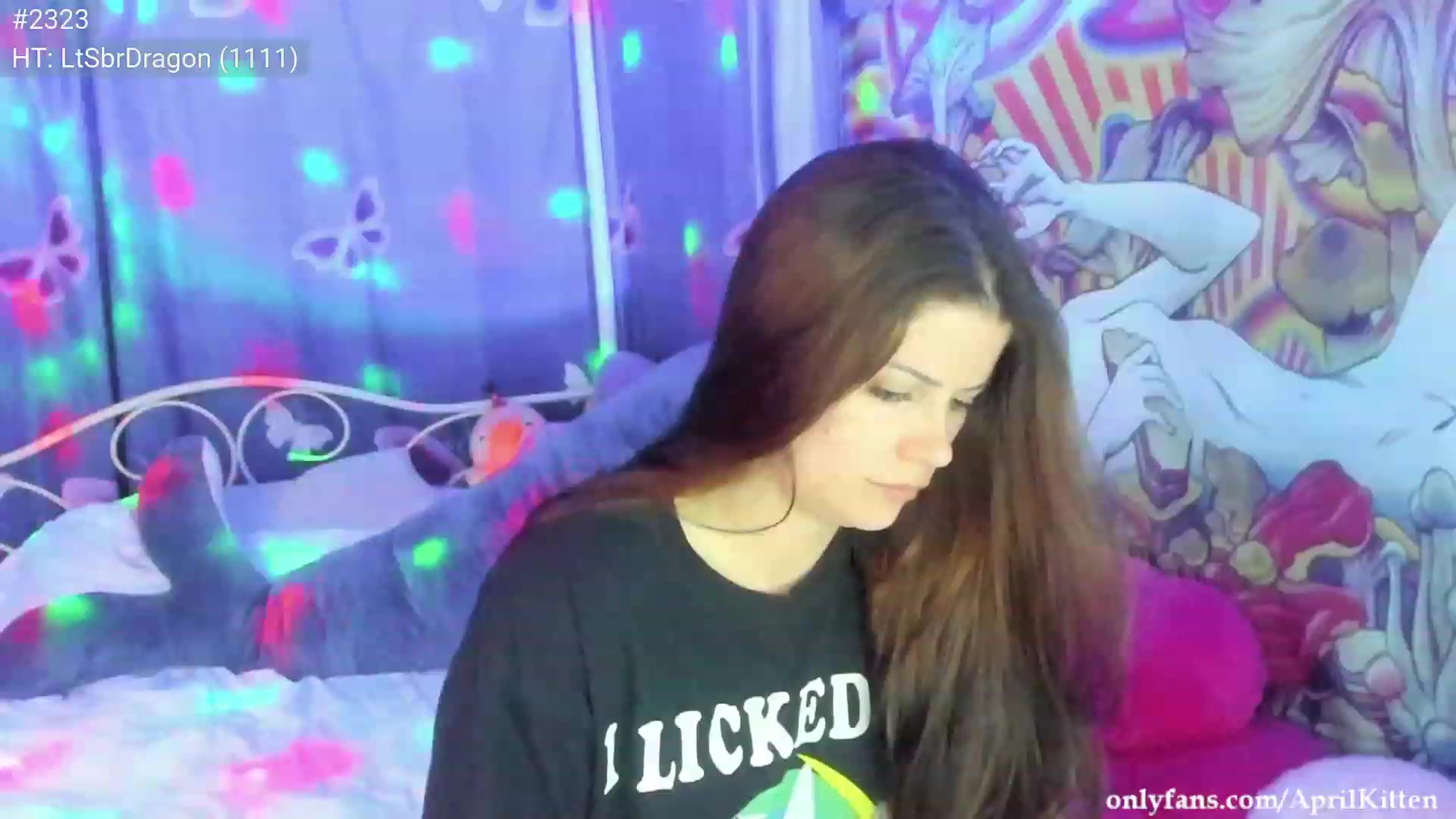 Gallery image thumbnail from April's myfreecams stream on, 06/27/2023, 07:43 image 18 of 20