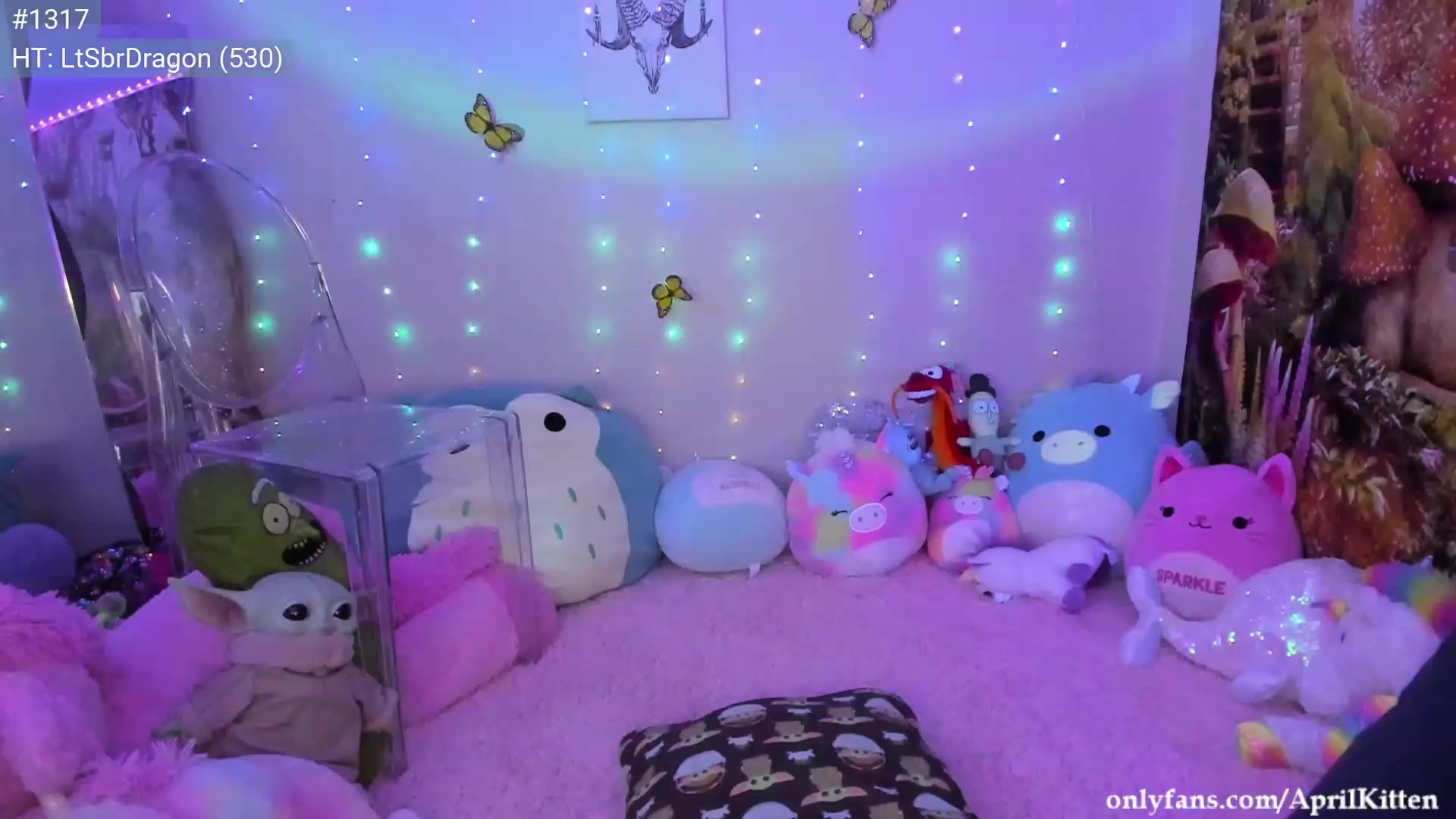 Gallery image thumbnail from April's myfreecams stream on, 07/21/2023, 05:52 image 10 of 20
