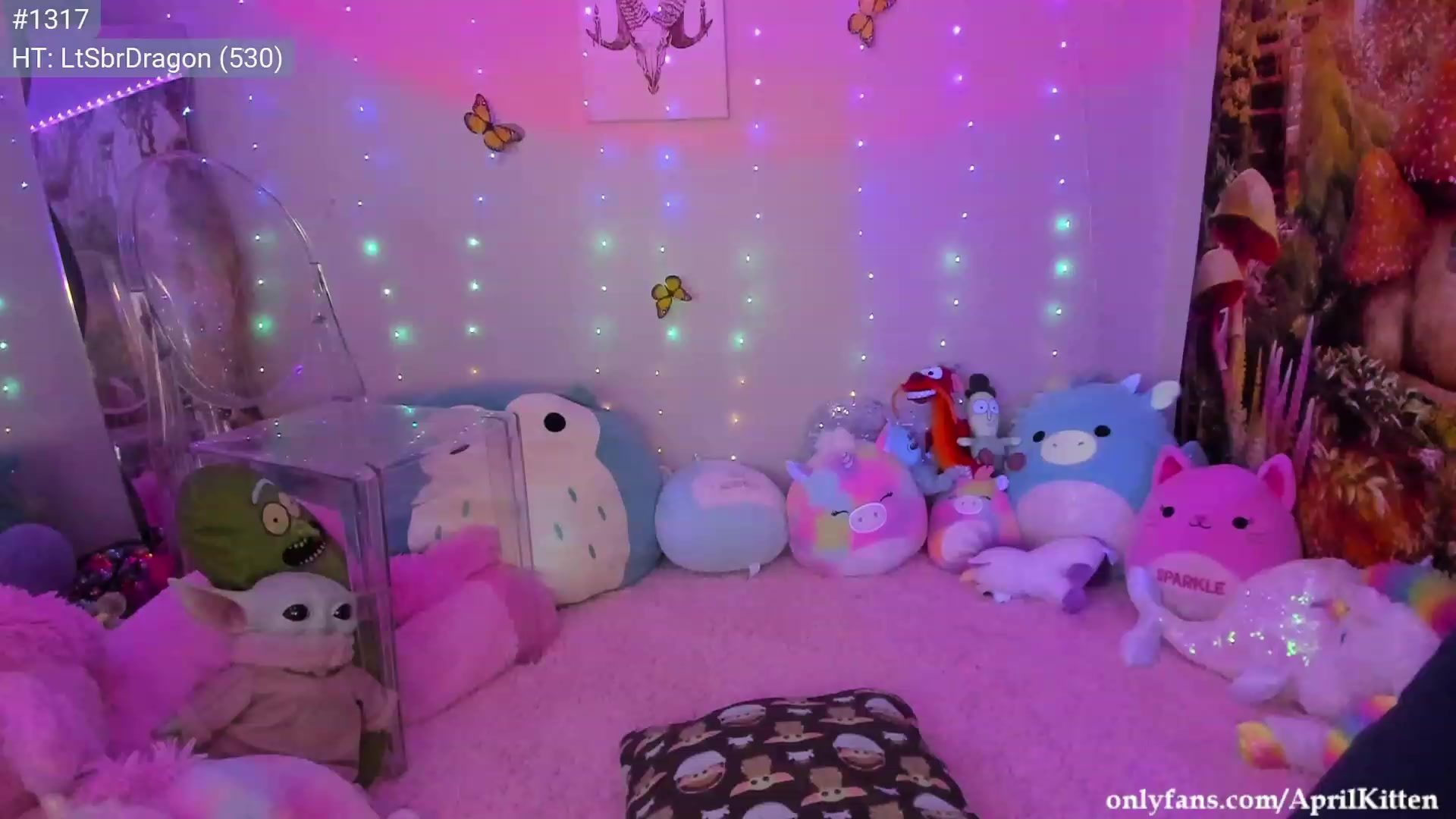 Gallery image thumbnail from April's myfreecams stream on, 07/21/2023, 05:52 image 9 of 20