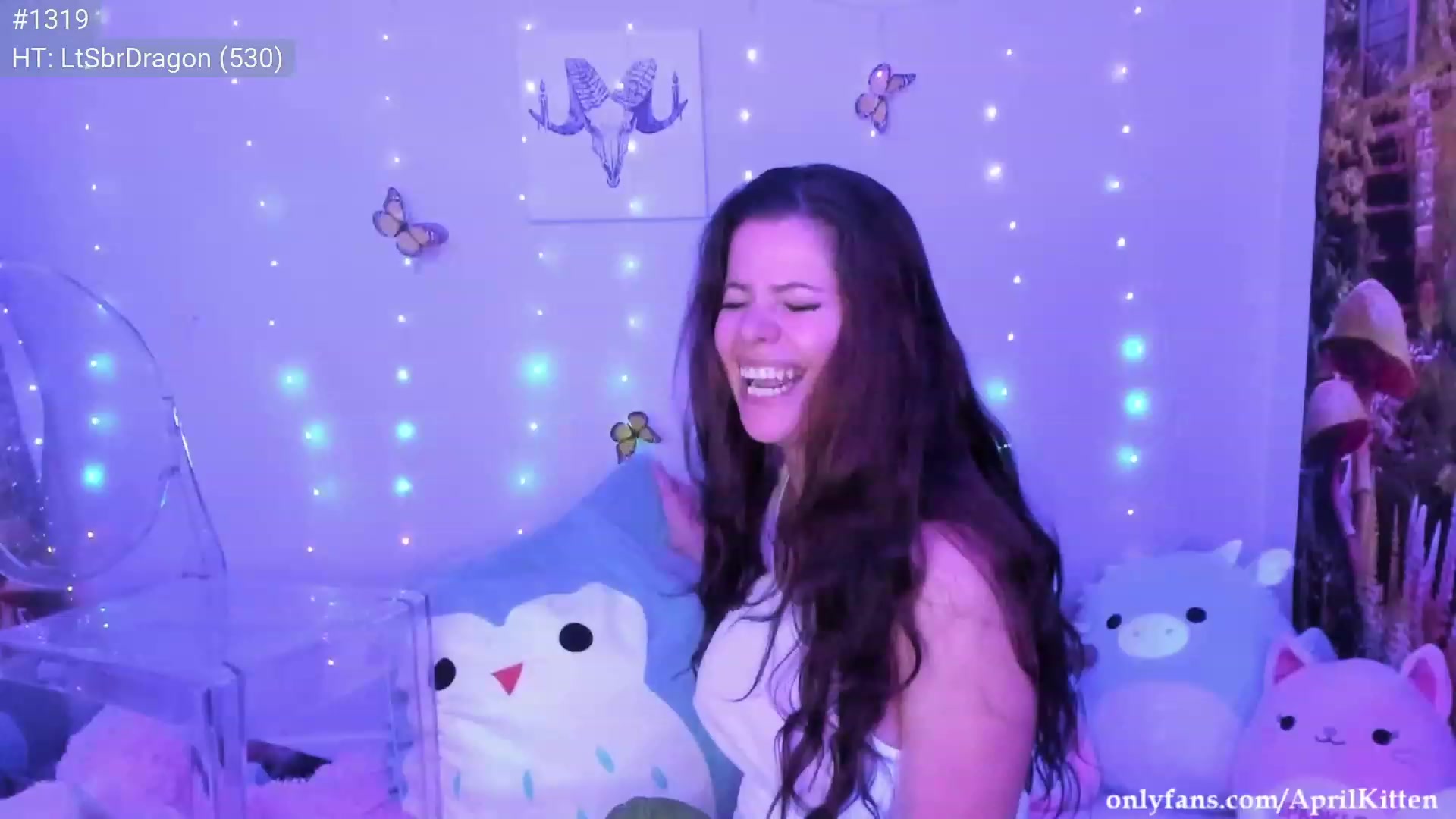 Gallery image thumbnail from April's myfreecams stream on, 07/21/2023, 06:36 image 1 of 20