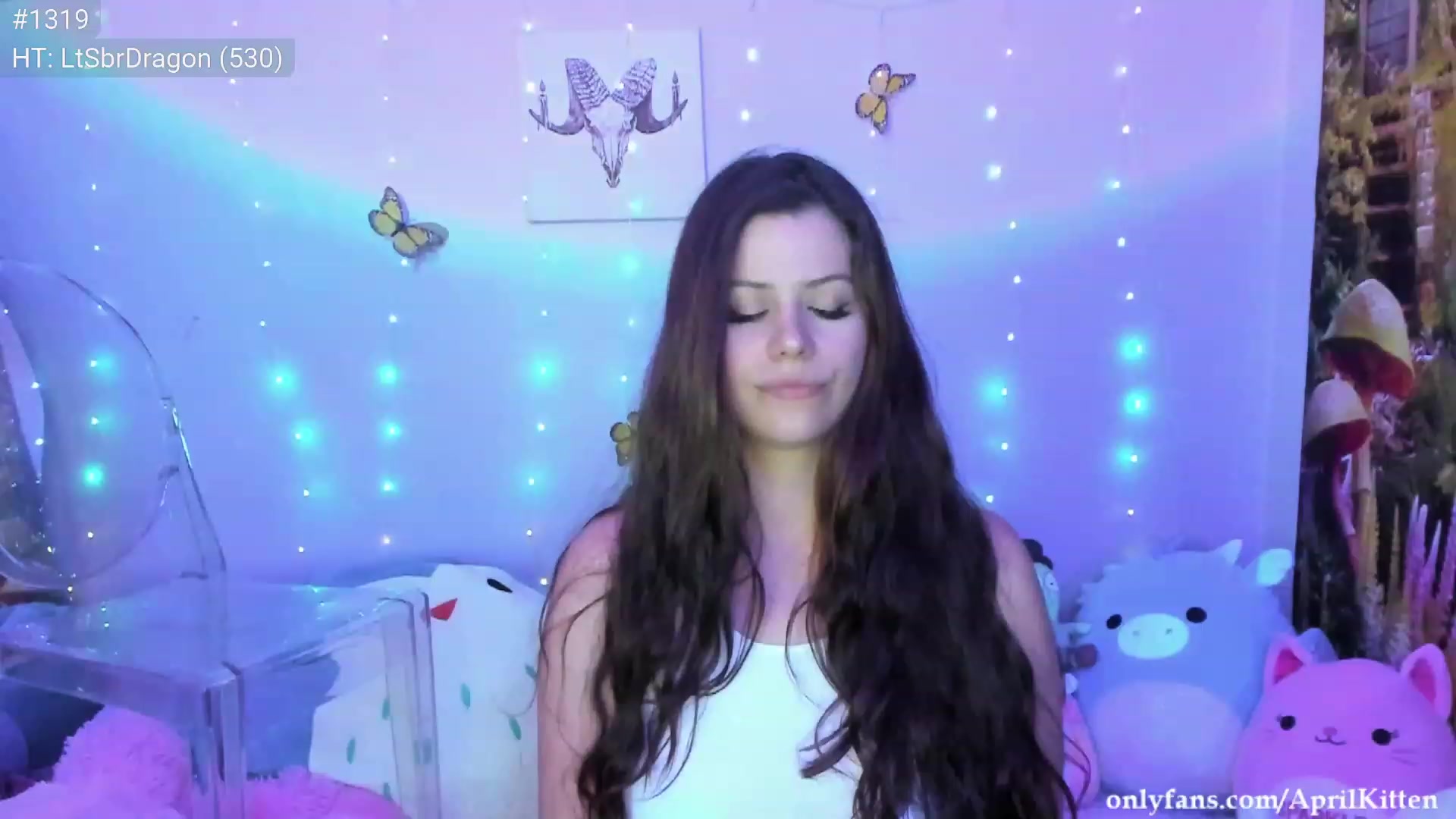 Gallery image thumbnail from April's myfreecams stream on, 07/21/2023, 06:36 image 3 of 20