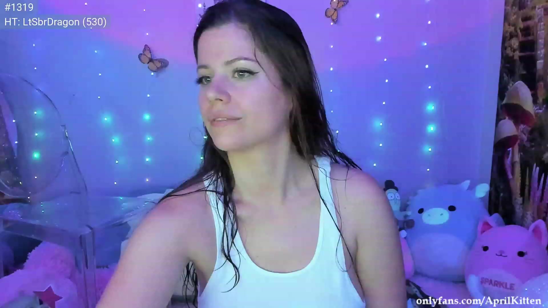 Gallery image thumbnail from April's myfreecams stream on, 07/21/2023, 06:36 image 8 of 20