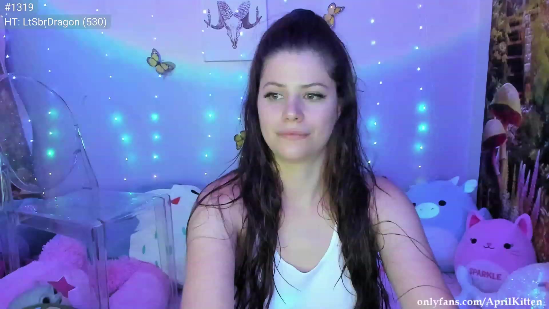 Gallery image thumbnail from April's myfreecams stream on, 07/21/2023, 06:36 image 14 of 20
