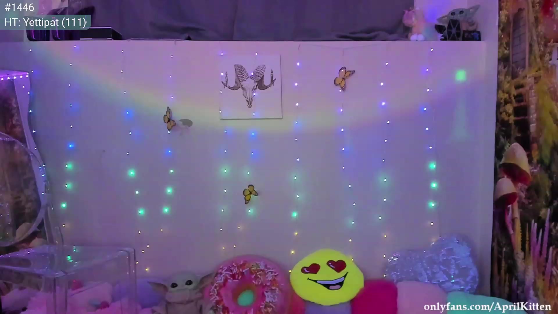 Gallery image thumbnail from April's myfreecams stream on, 07/23/2023, 05:28 image 8 of 20