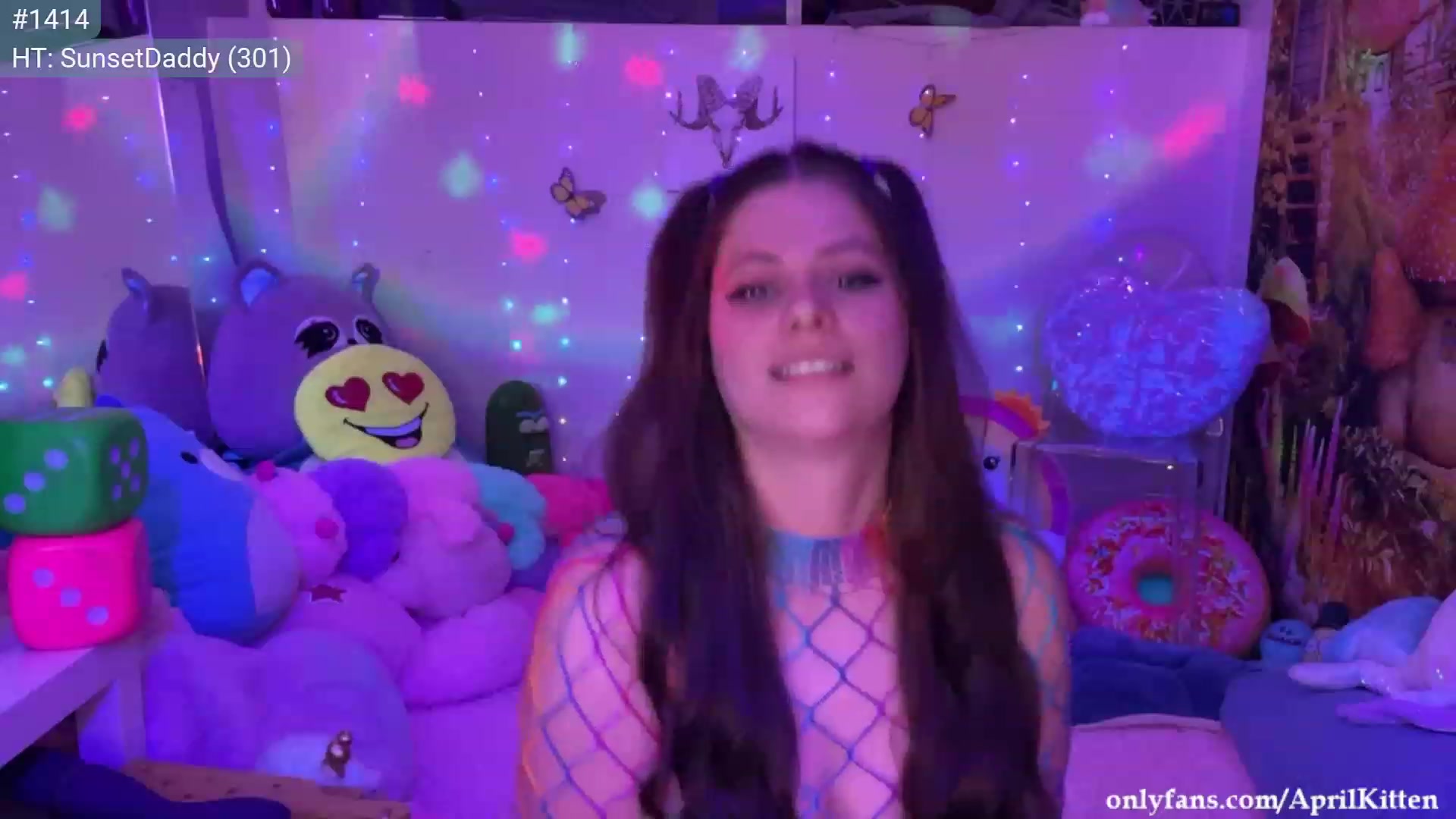 Gallery image thumbnail from April's myfreecams stream on, 07/25/2023, 06:46 image 3 of 20