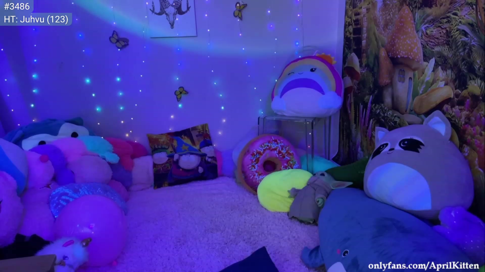 Gallery image thumbnail from April's myfreecams stream on, 08/12/2023, 06:39 image 5 of 20