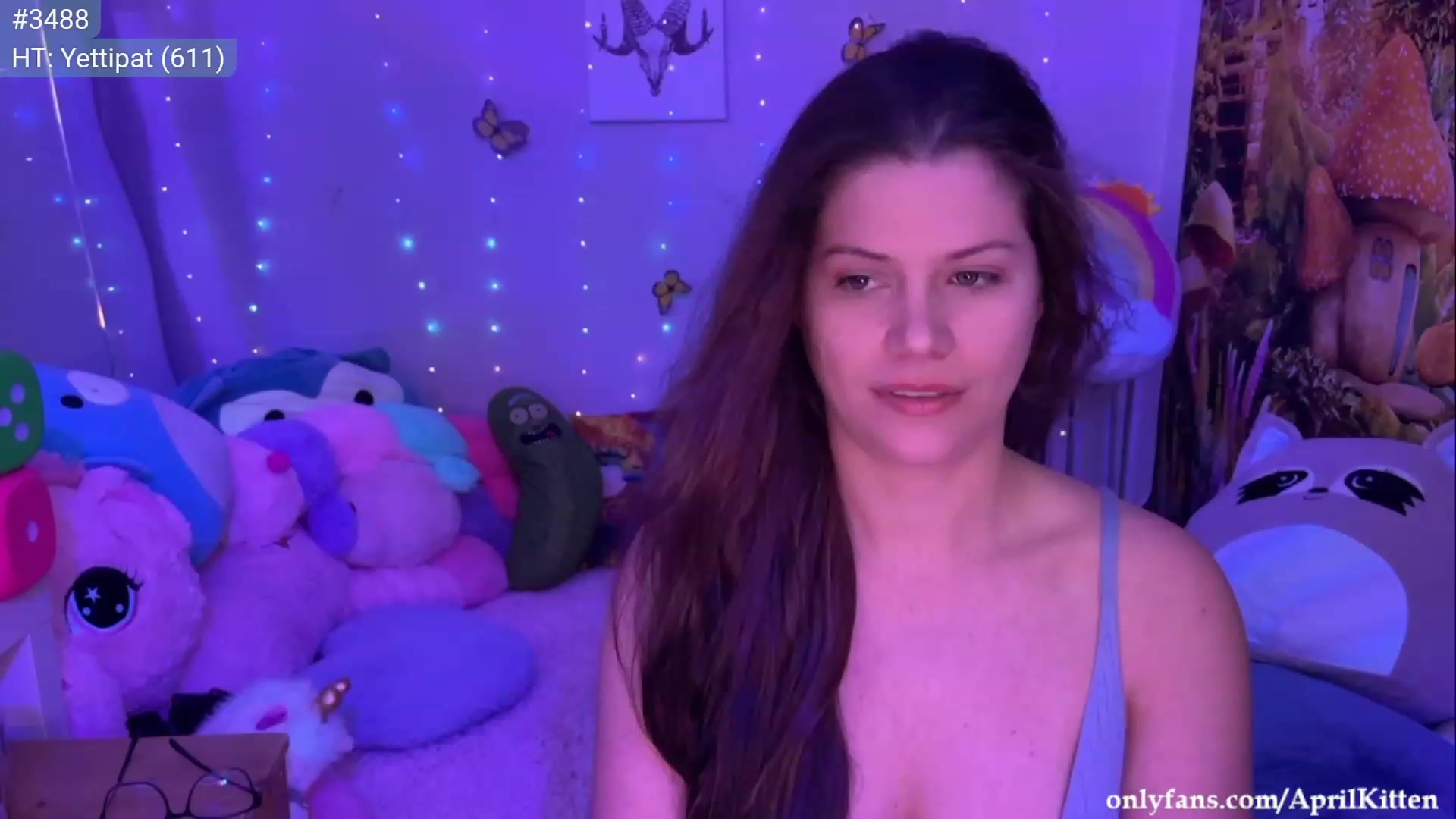 Gallery image thumbnail from April's myfreecams stream on, 08/15/2023, 05:03 image 8 of 20