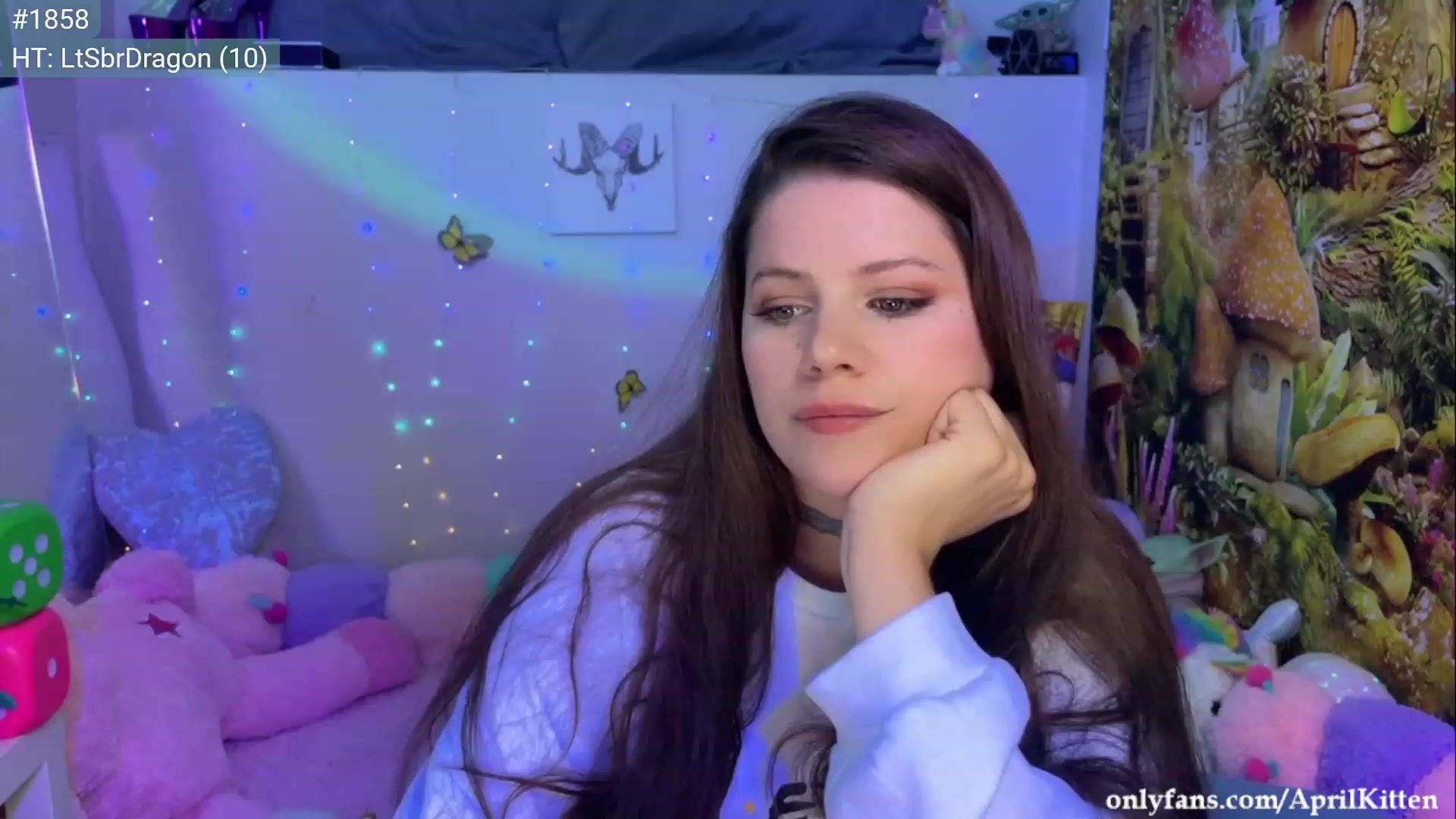 Gallery image thumbnail from April's myfreecams stream on, 08/21/2023, 05:46 image 3 of 20