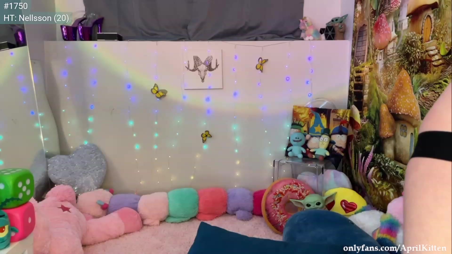 Gallery image thumbnail from April's myfreecams stream on, 08/24/2023, 06:05 image 5 of 20