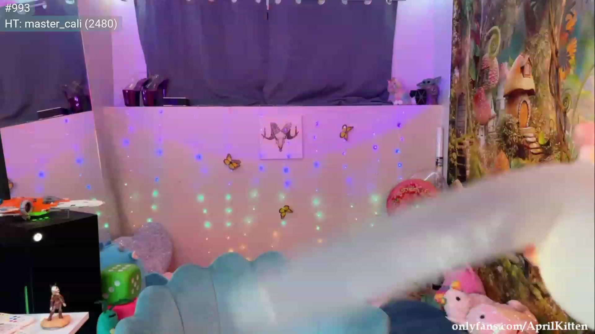 Gallery image thumbnail from April's myfreecams stream on, 09/05/2023, 06:04 image 11 of 20