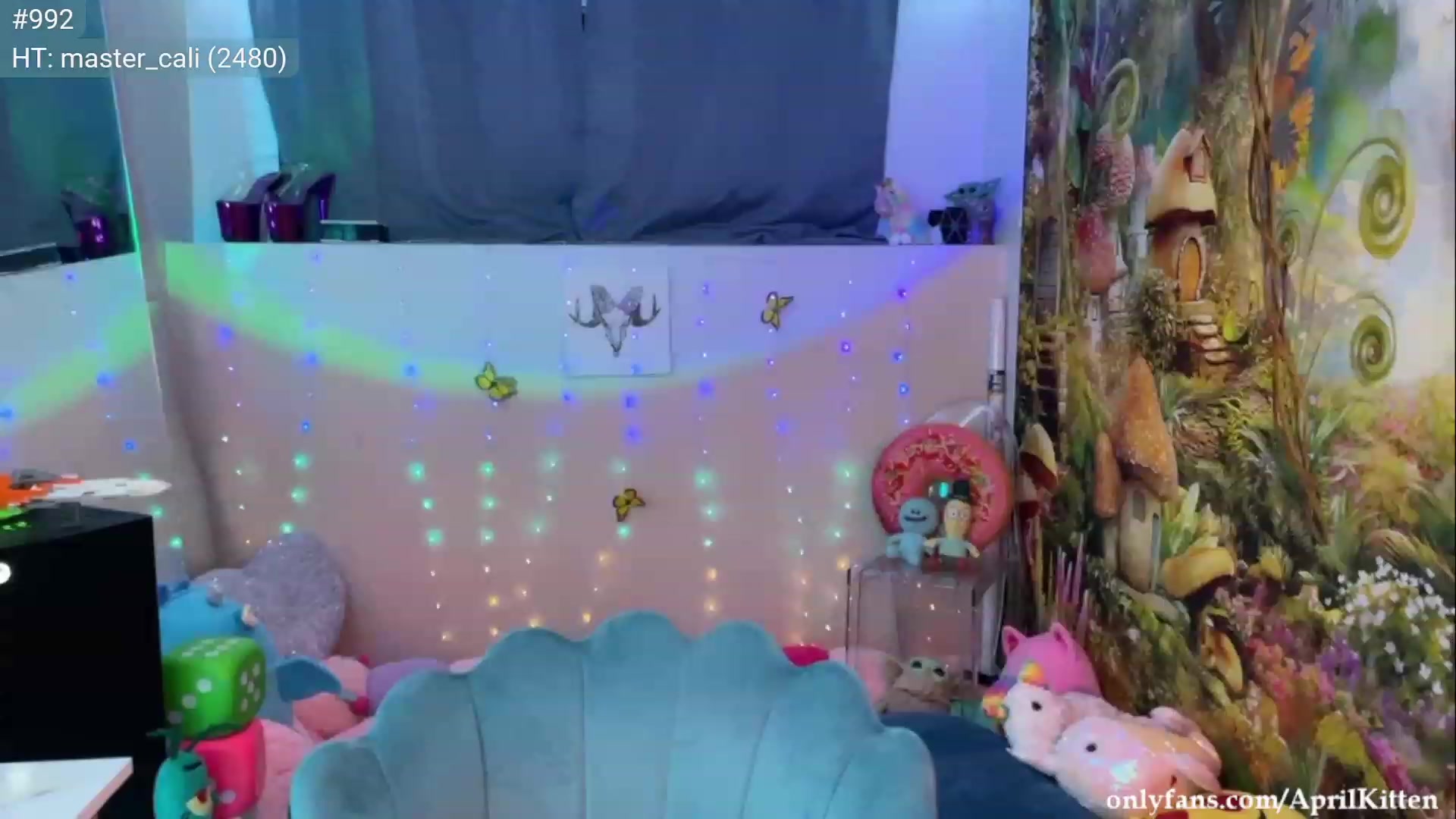 Gallery image thumbnail from April's myfreecams stream on, 09/05/2023, 06:04 image 9 of 20