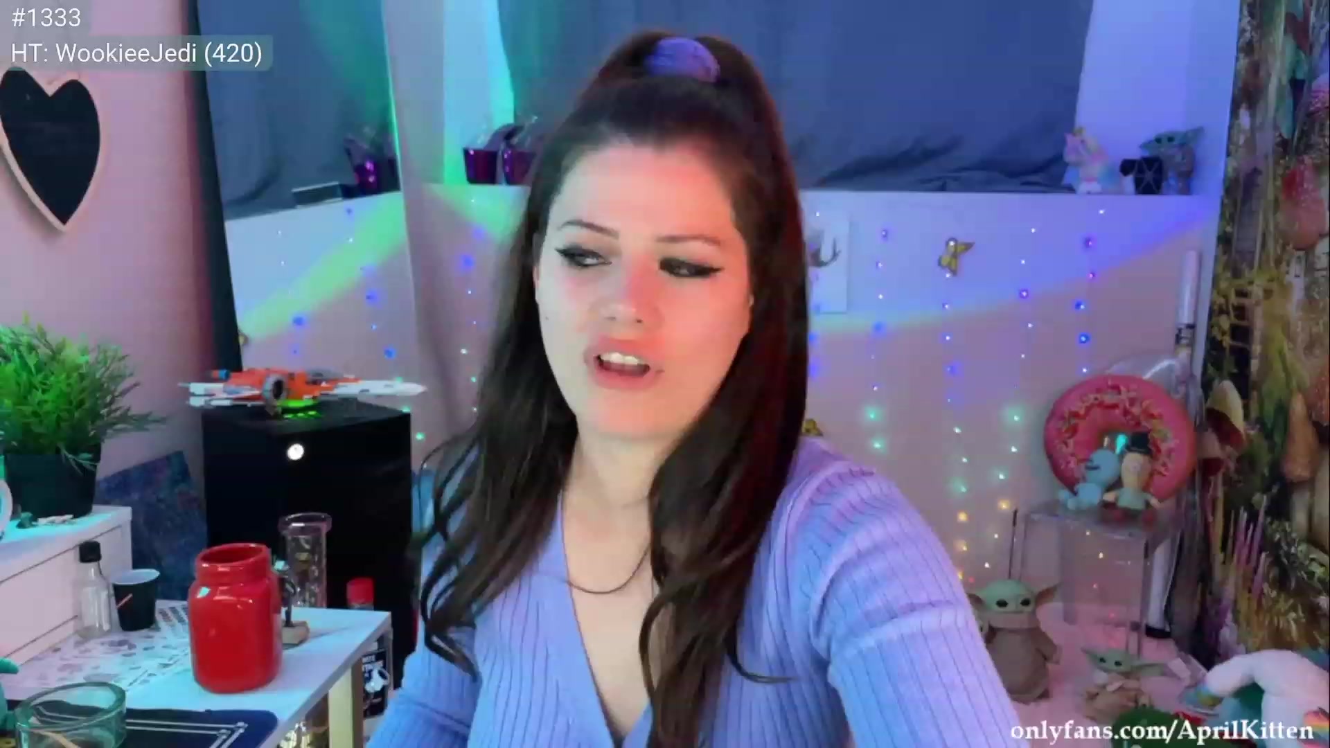 Gallery image thumbnail from April's myfreecams stream on, 09/07/2023, 04:01 image 10 of 20
