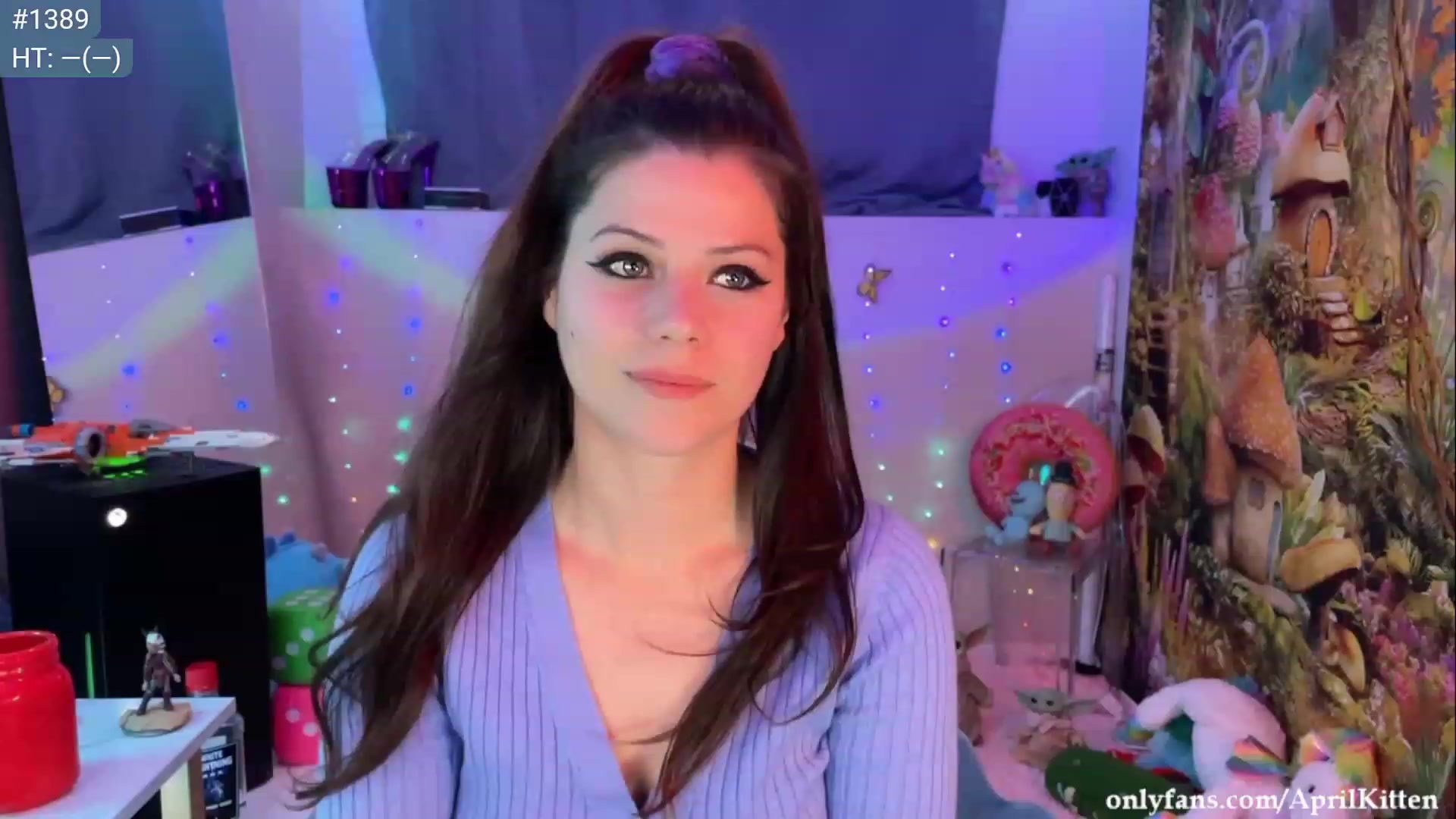 Gallery image thumbnail from April's myfreecams stream on, 09/07/2023, 04:01 image 2 of 20