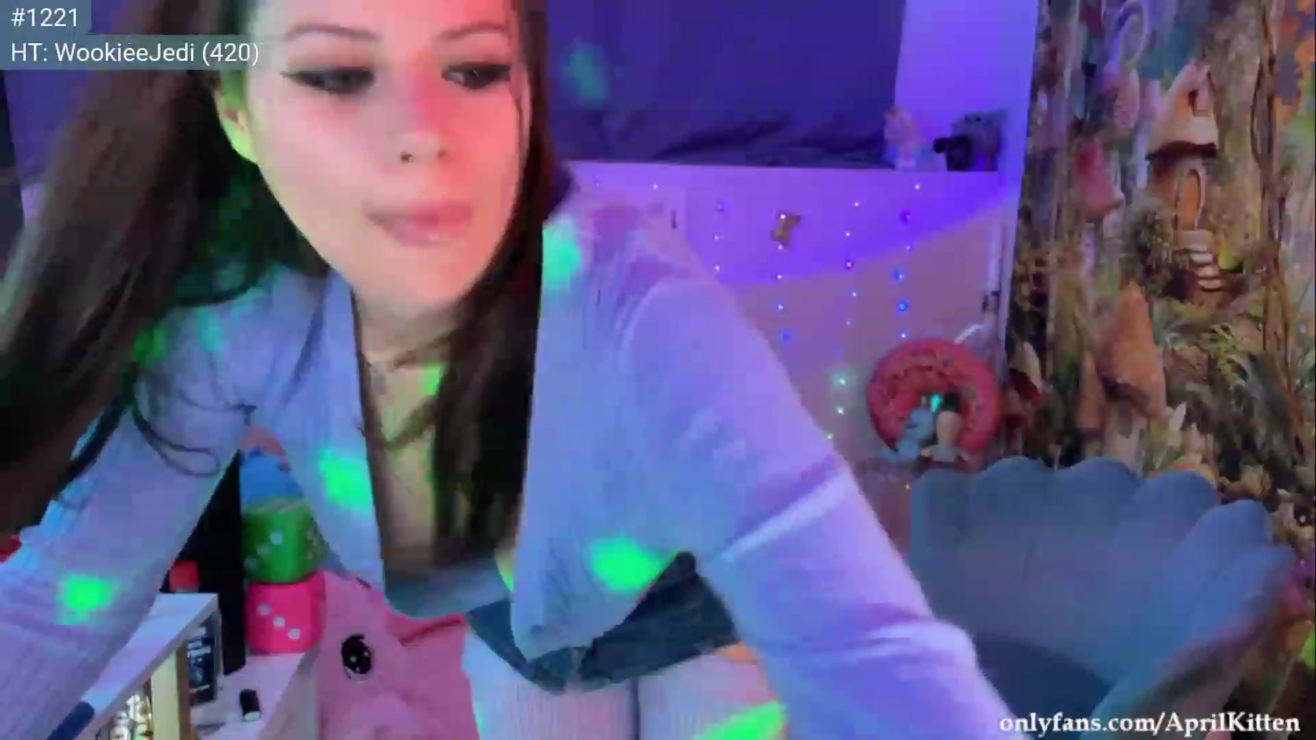 Gallery image thumbnail from April's myfreecams stream on, 09/07/2023, 05:12 image 5 of 20
