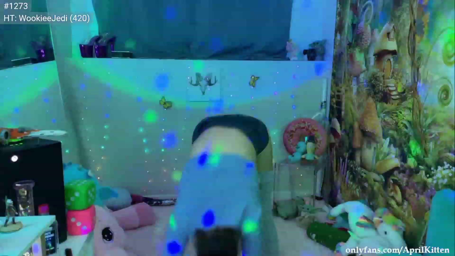 Gallery image thumbnail from April's myfreecams stream on, 09/07/2023, 05:12 image 2 of 20