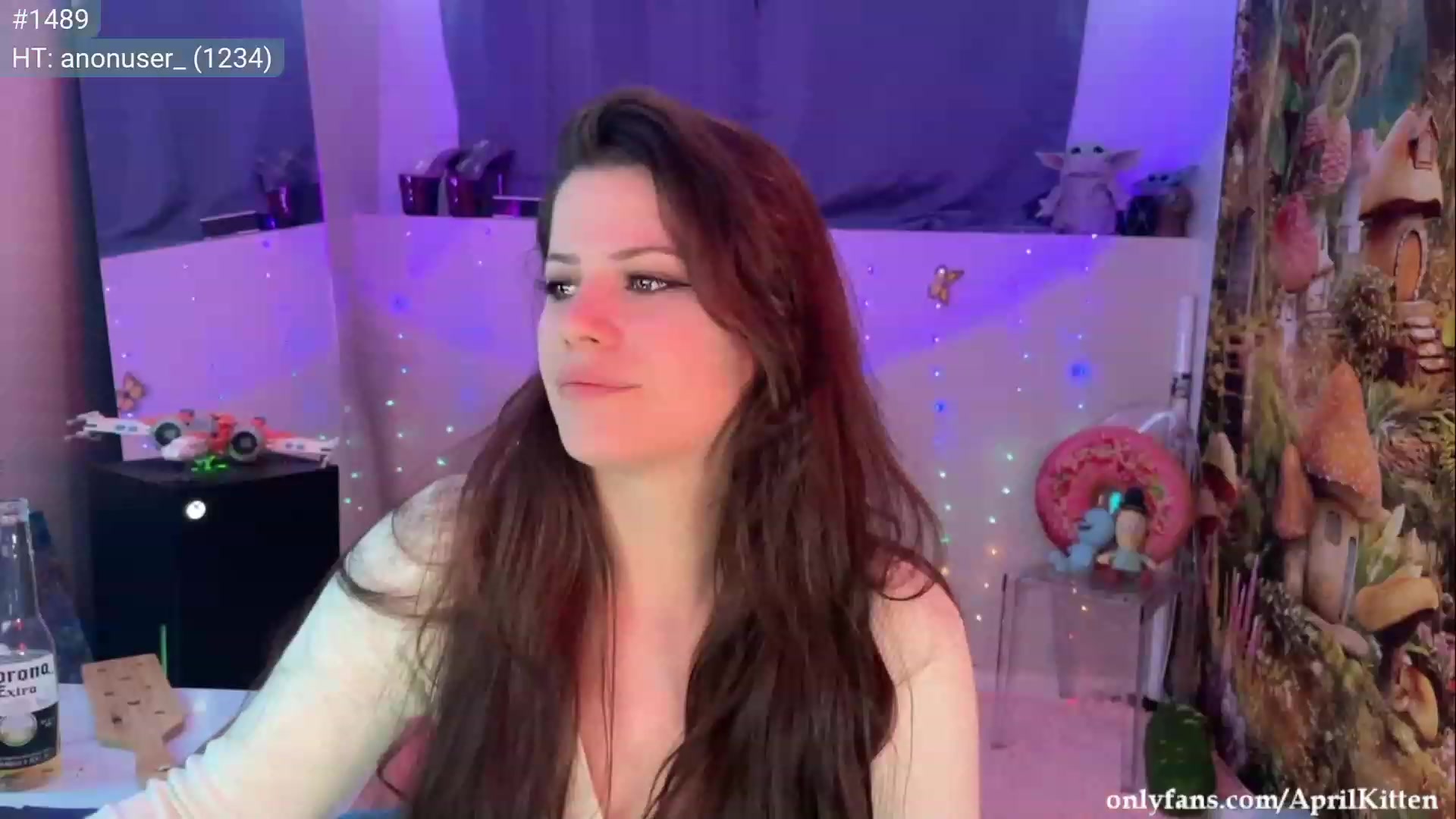 Gallery image thumbnail from April's myfreecams stream on, 09/19/2023, 06:38 image 10 of 20