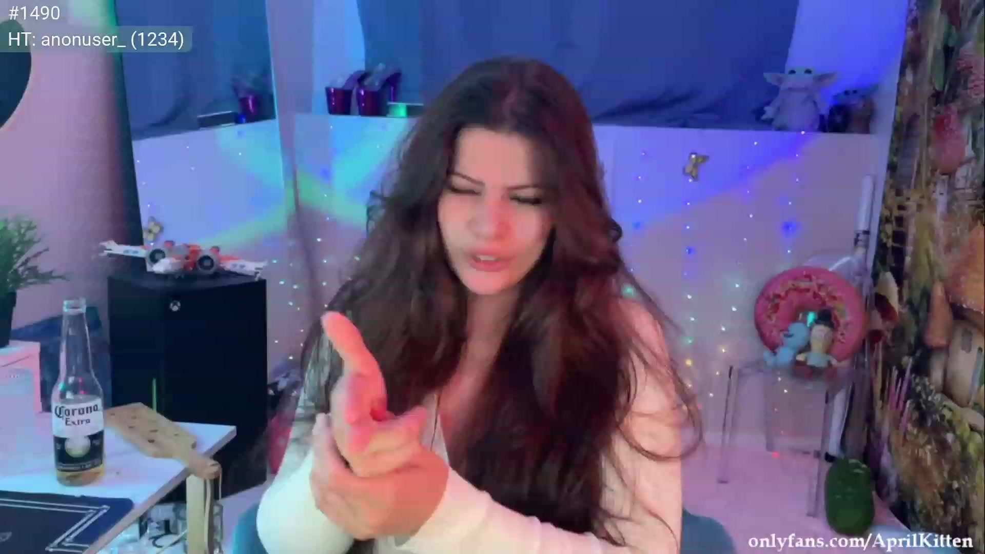 Gallery image thumbnail from April's myfreecams stream on, 09/19/2023, 06:38 image 8 of 20