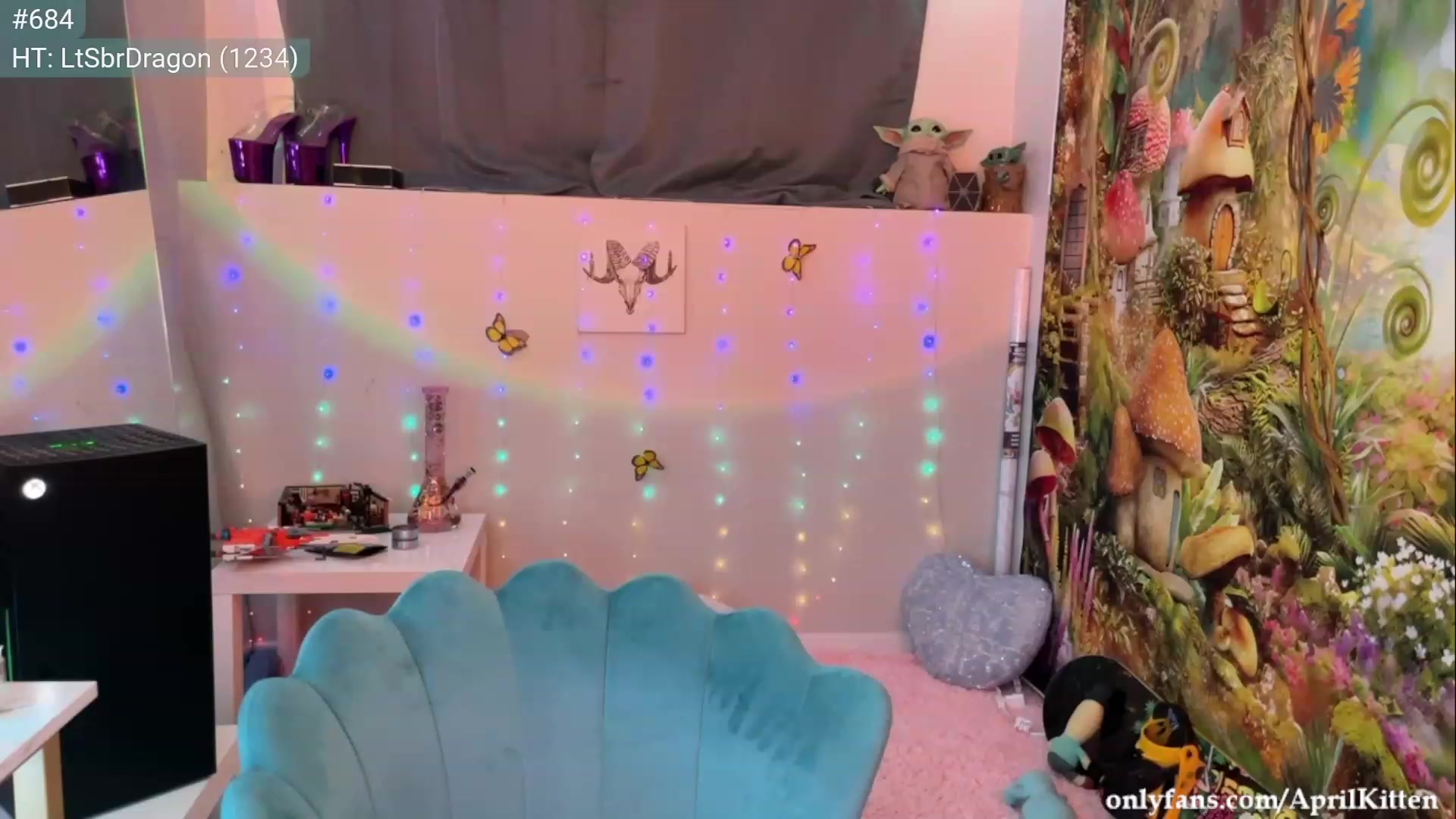 Gallery image thumbnail from April's myfreecams stream on, 09/23/2023, 06:37 image 8 of 20