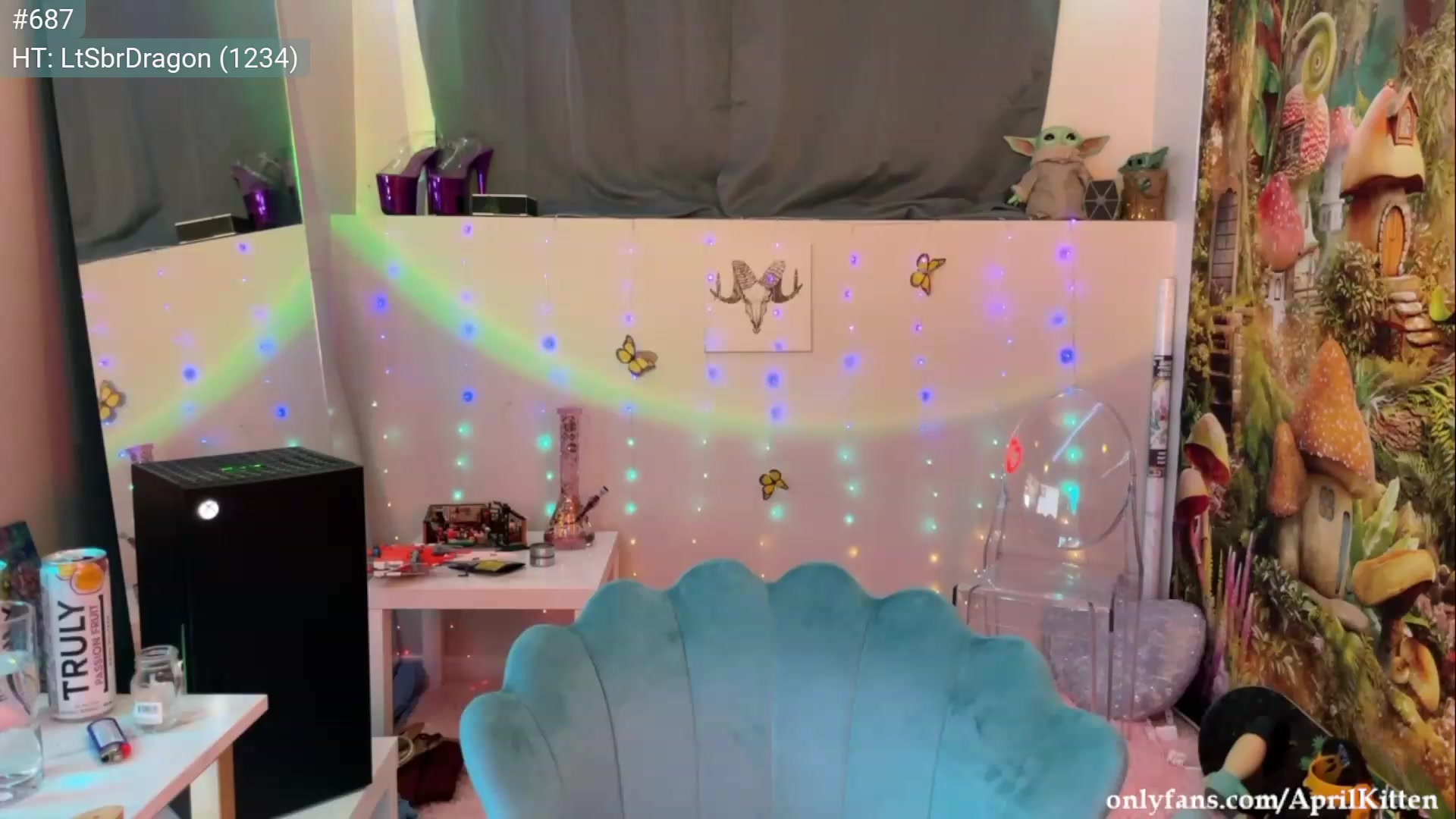 Gallery image thumbnail from April's myfreecams stream on, 09/23/2023, 06:37 image 2 of 20